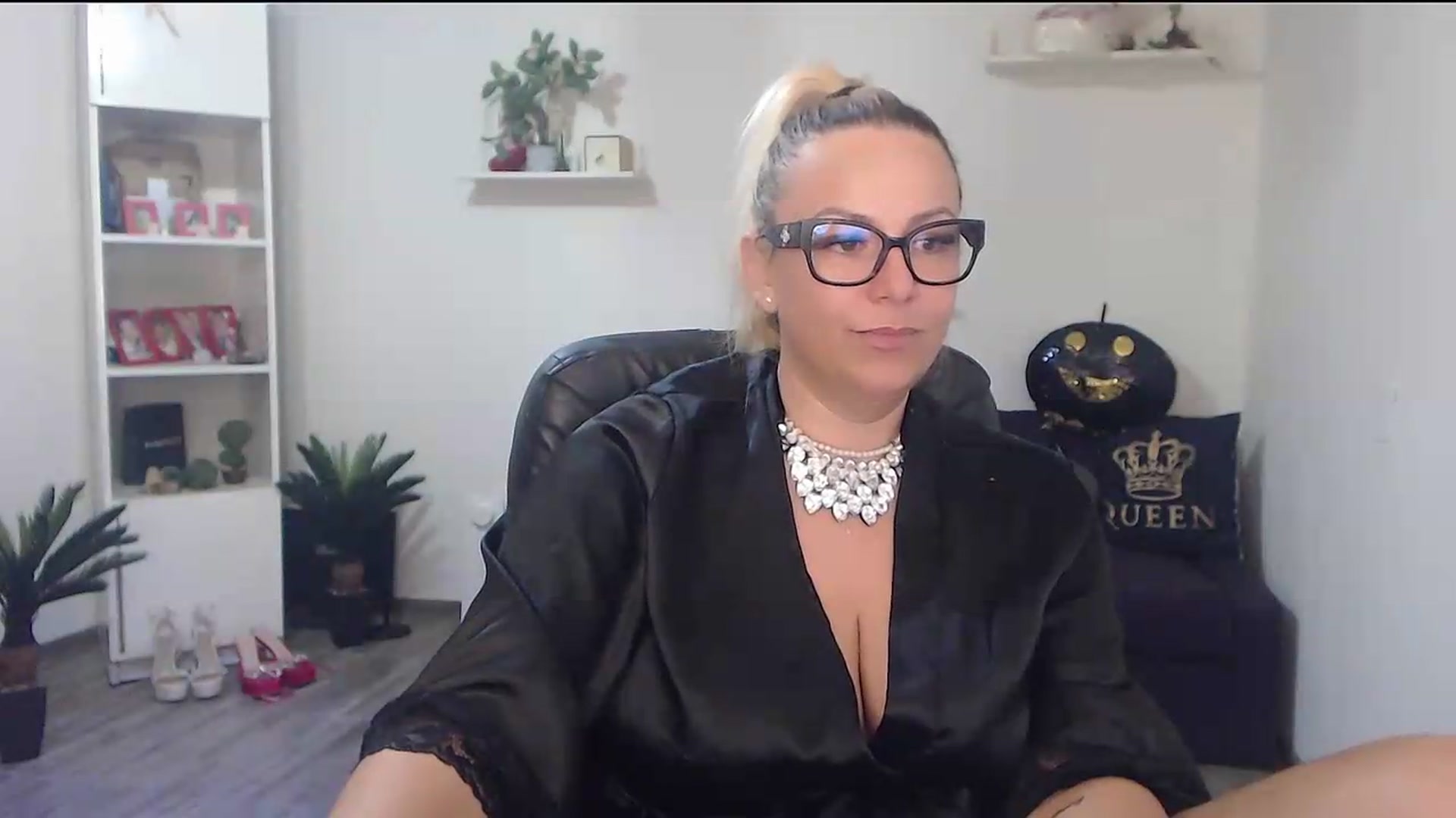 Gallery image thumbnail from A_baby_Boo's myfreecams stream on, 07/09/2026, 15:32 image 12 of 20