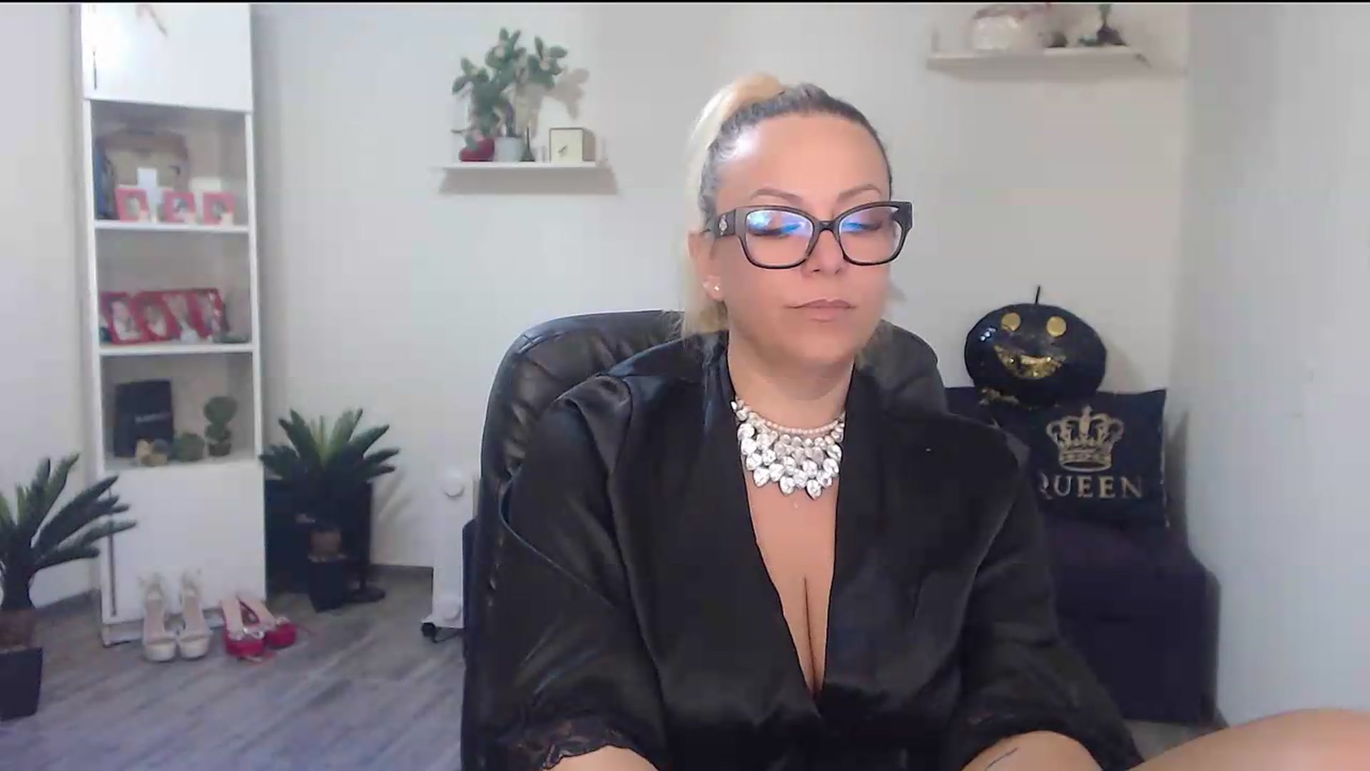 Gallery image thumbnail from A_baby_Boo's myfreecams stream on, 07/09/2026, 15:32 image 16 of 20
