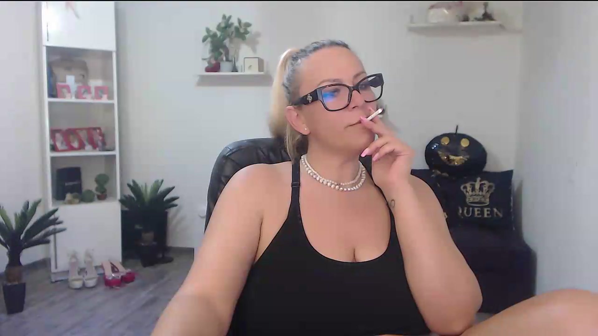 Gallery image thumbnail from A_baby_Boo's myfreecams stream on, 07/10/2026, 14:39 image 4 of 20