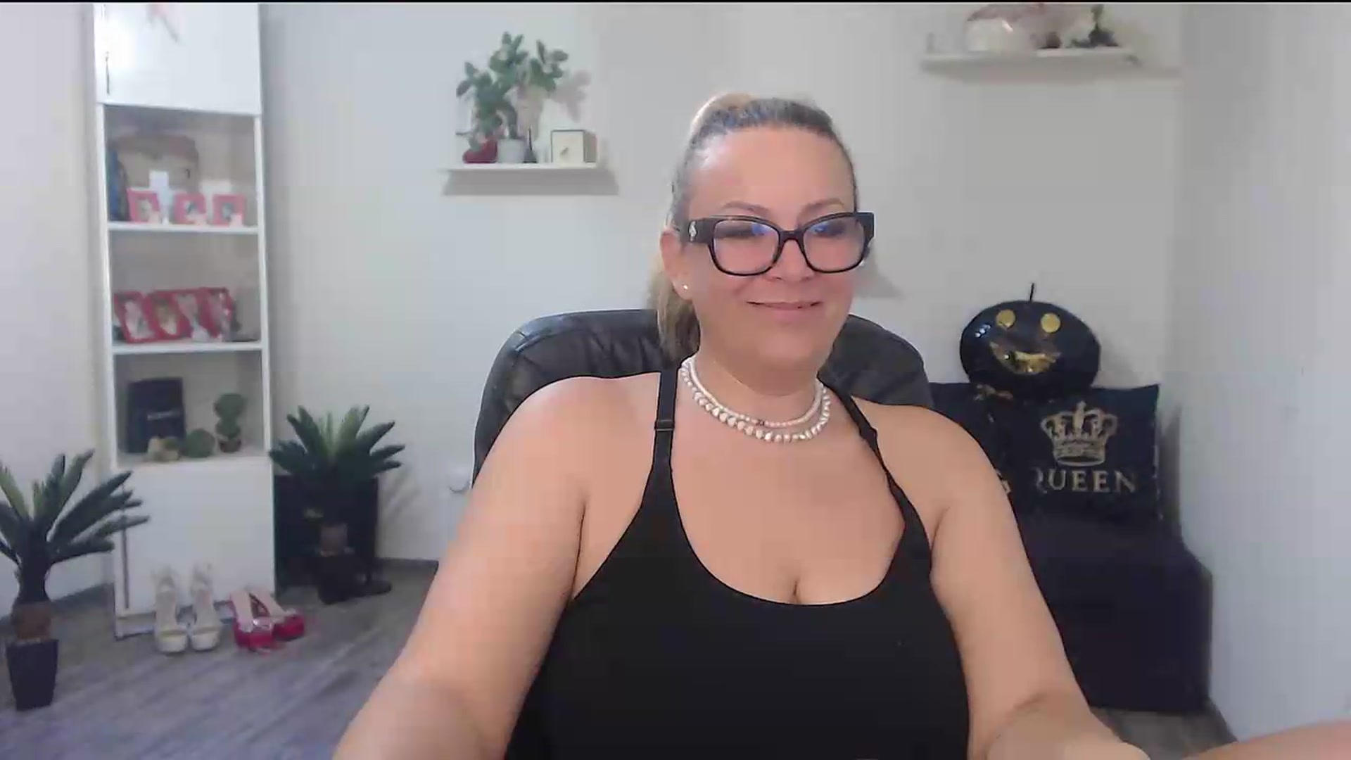 Gallery image thumbnail from A_baby_Boo's myfreecams stream on, 07/10/2026, 14:39 image 10 of 20