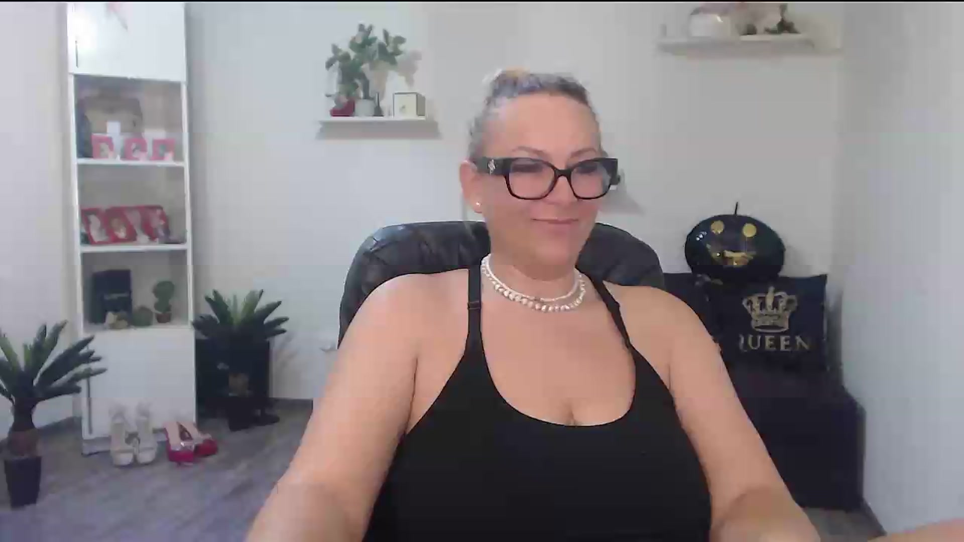 Gallery image thumbnail from A_baby_Boo's myfreecams stream on, 07/10/2026, 14:39 image 17 of 20