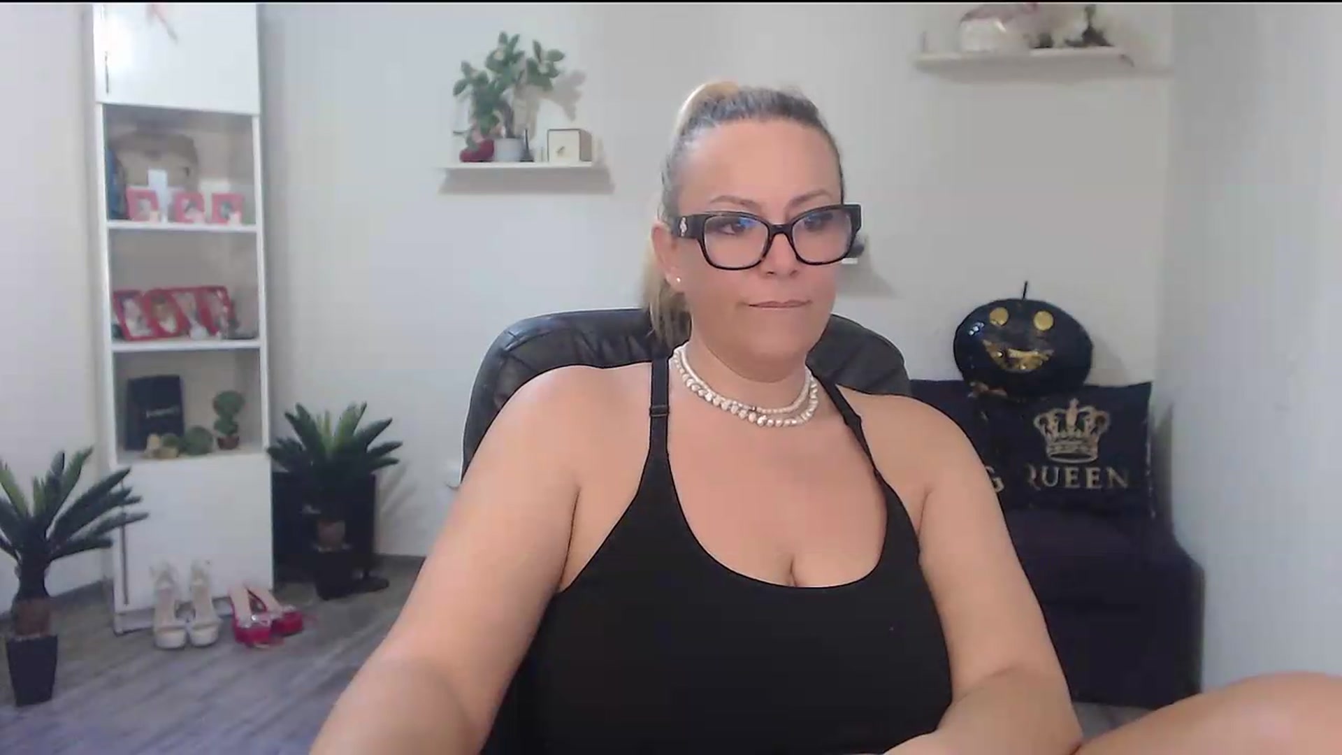 Gallery image thumbnail from A_baby_Boo's myfreecams stream on, 07/10/2026, 14:39 image 5 of 20