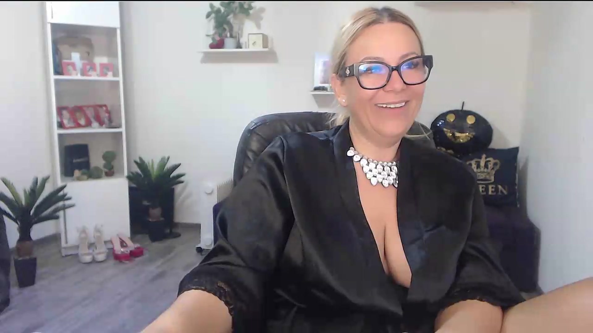 Gallery image thumbnail from A_baby_Boo's myfreecams stream on, 07/13/2026, 05:02 image 19 of 20
