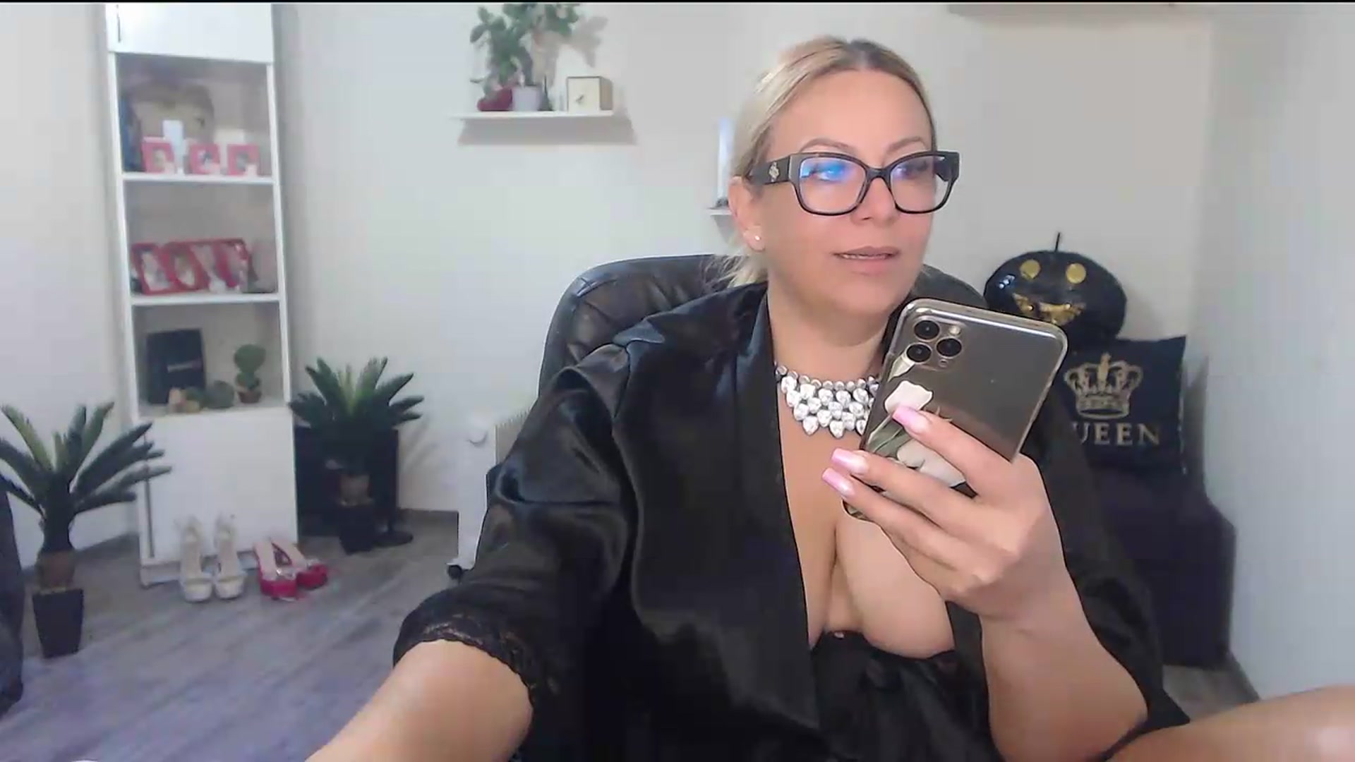 Gallery image thumbnail from A_baby_Boo's myfreecams stream on, 07/13/2026, 05:40 image 4 of 20