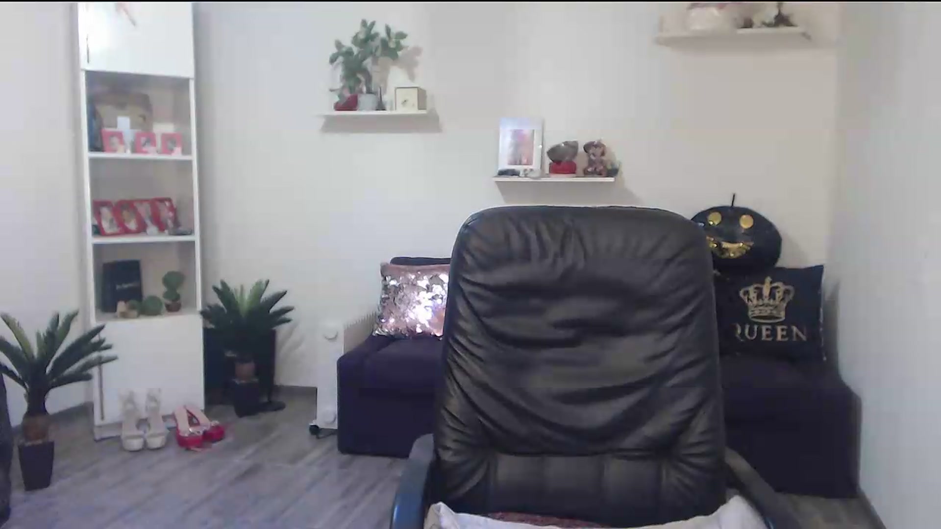 Gallery image thumbnail from A_baby_Boo's myfreecams stream on, 07/13/2026, 05:40 image 5 of 20