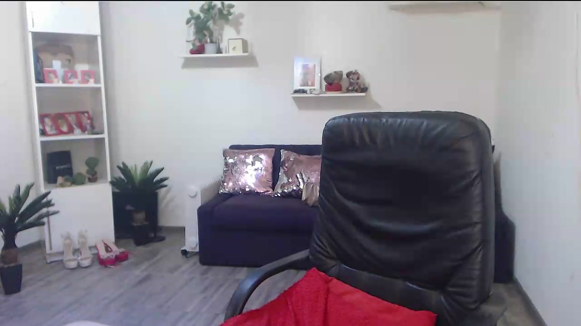 Gallery image thumbnail from A_baby_Boo's myfreecams stream on, 08/03/2026, 06:40 image 11 of 20