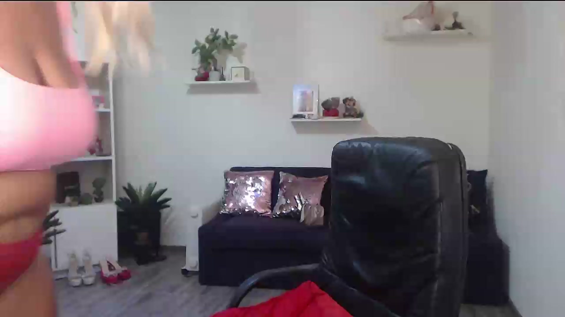 Gallery image thumbnail from A_baby_Boo's myfreecams stream on, 08/04/2026, 16:19 image 1 of 20