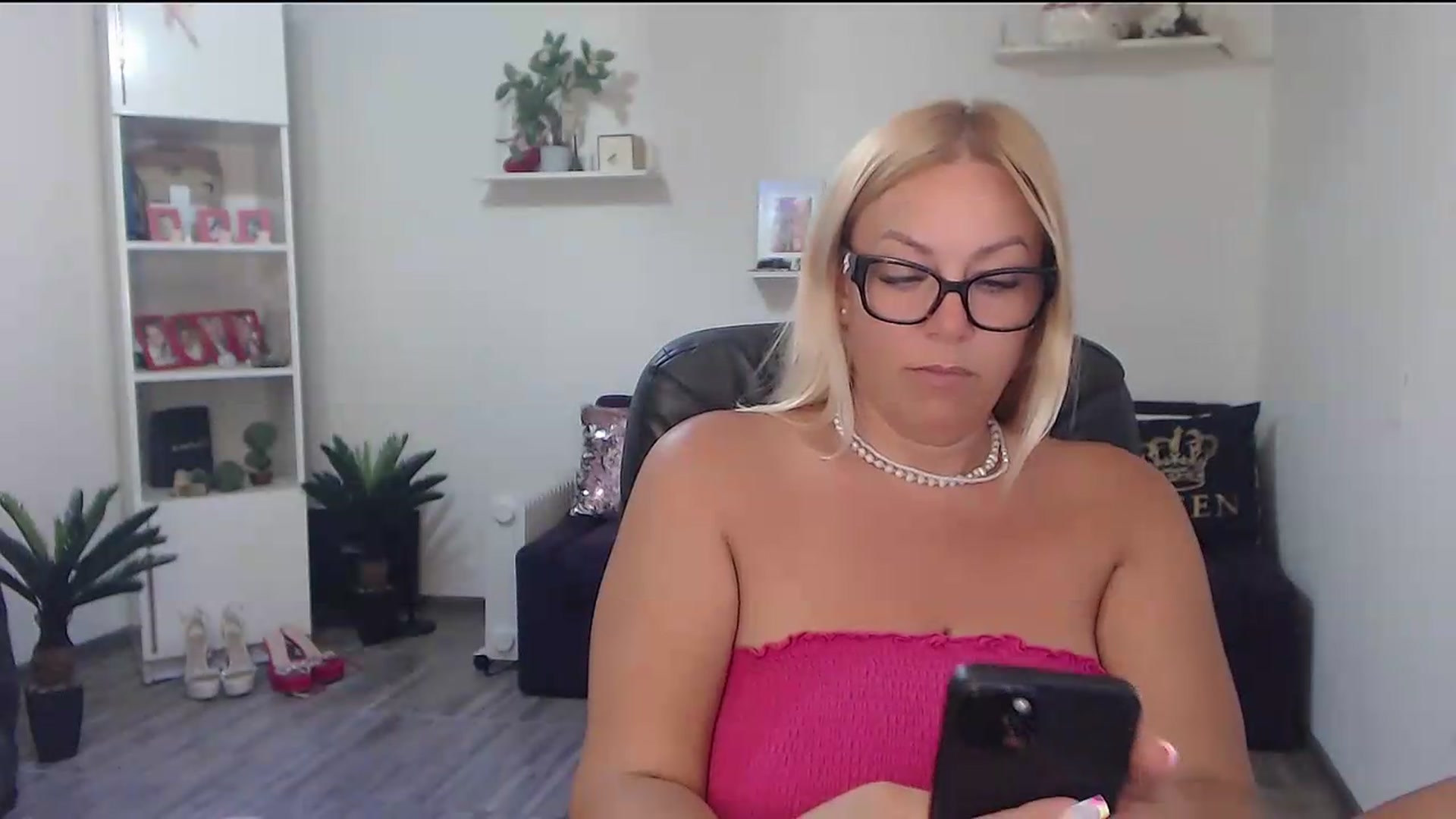 Gallery image thumbnail from A_baby_Boo's myfreecams stream on, 08/05/2026, 12:52 image 5 of 20