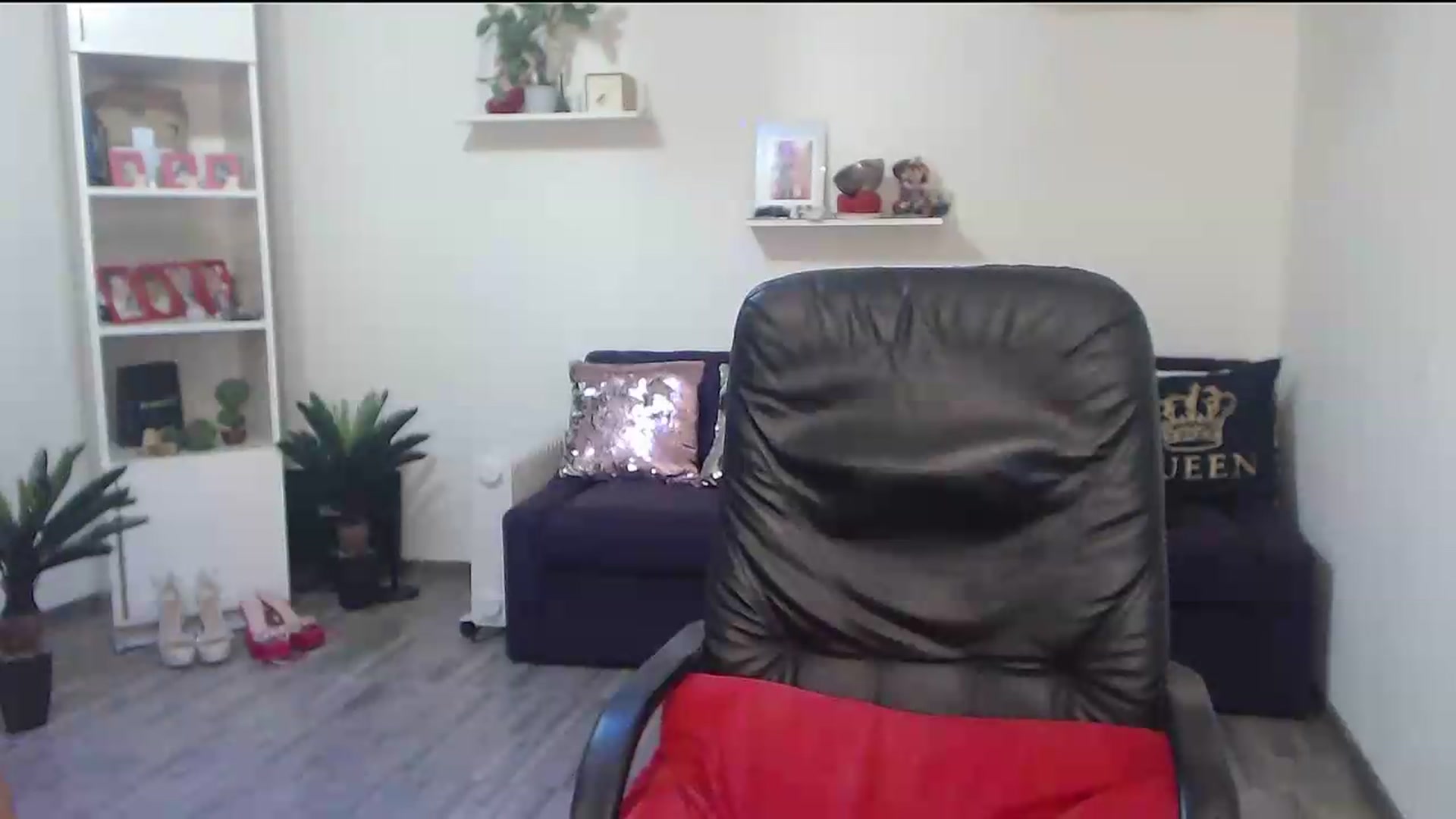 Gallery image thumbnail from A_baby_Boo's myfreecams stream on, 08/06/2026, 13:28 image 6 of 20