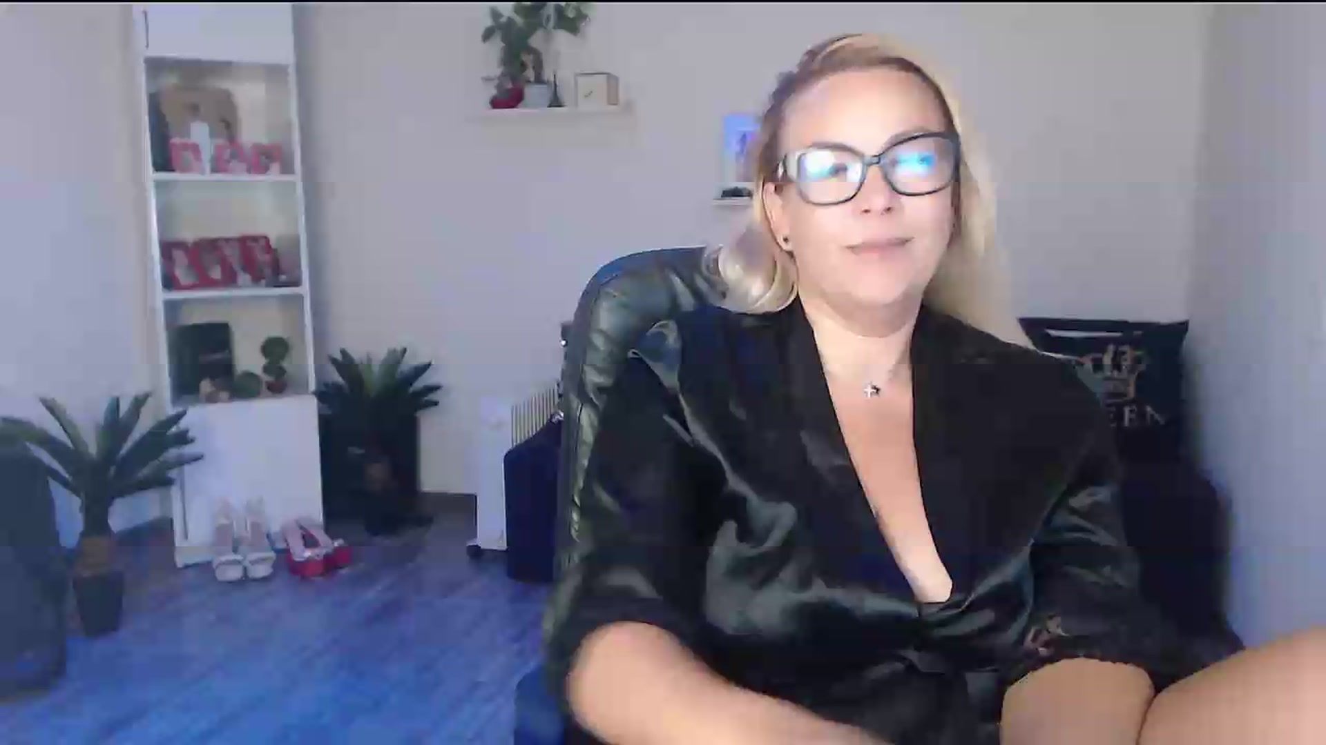 Gallery image thumbnail from A_baby_Boo's myfreecams stream on, 08/08/2026, 12:47 image 1 of 20