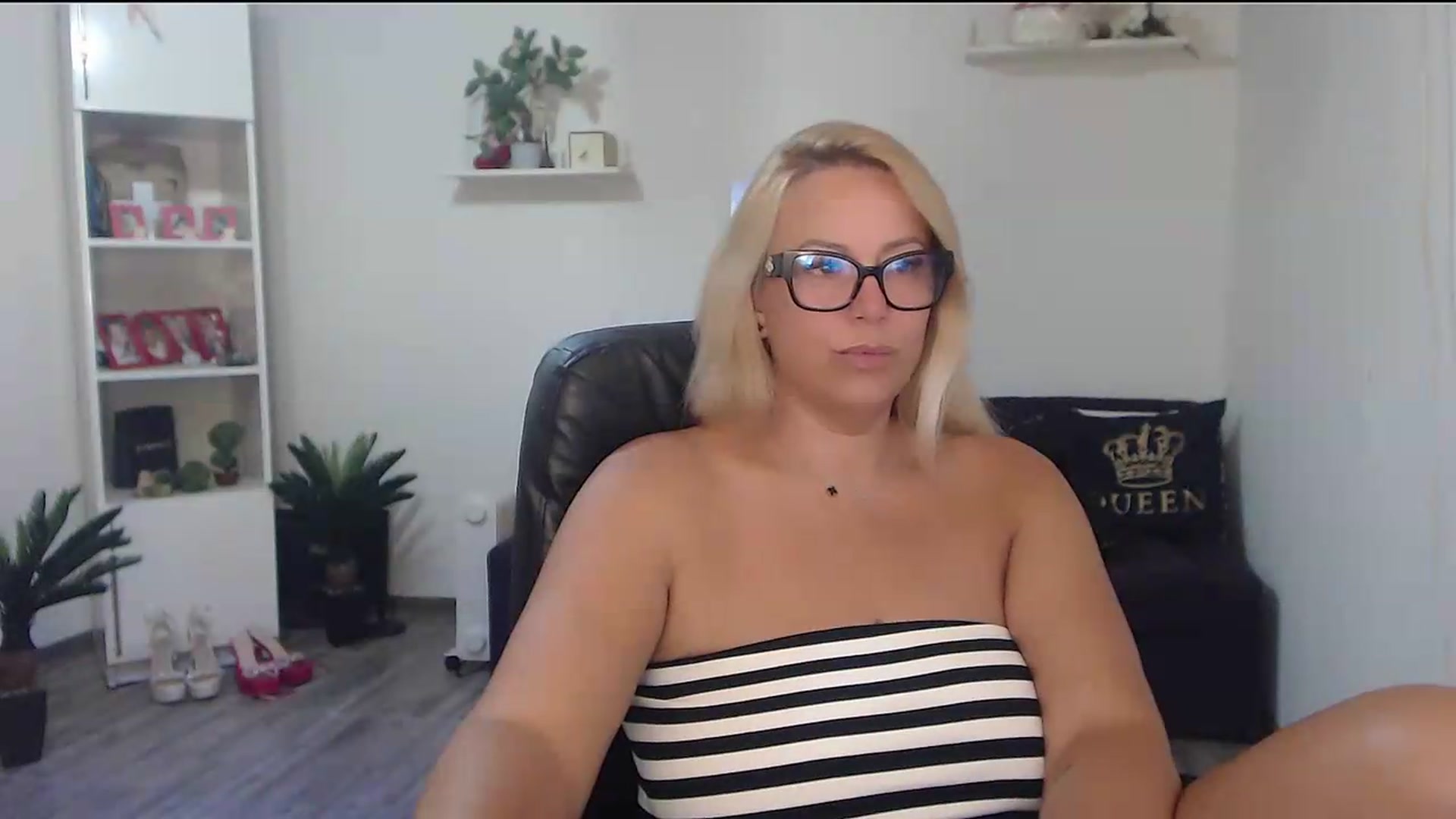 Gallery image thumbnail from A_baby_Boo's myfreecams stream on, 08/09/2026, 14:00 image 20 of 20