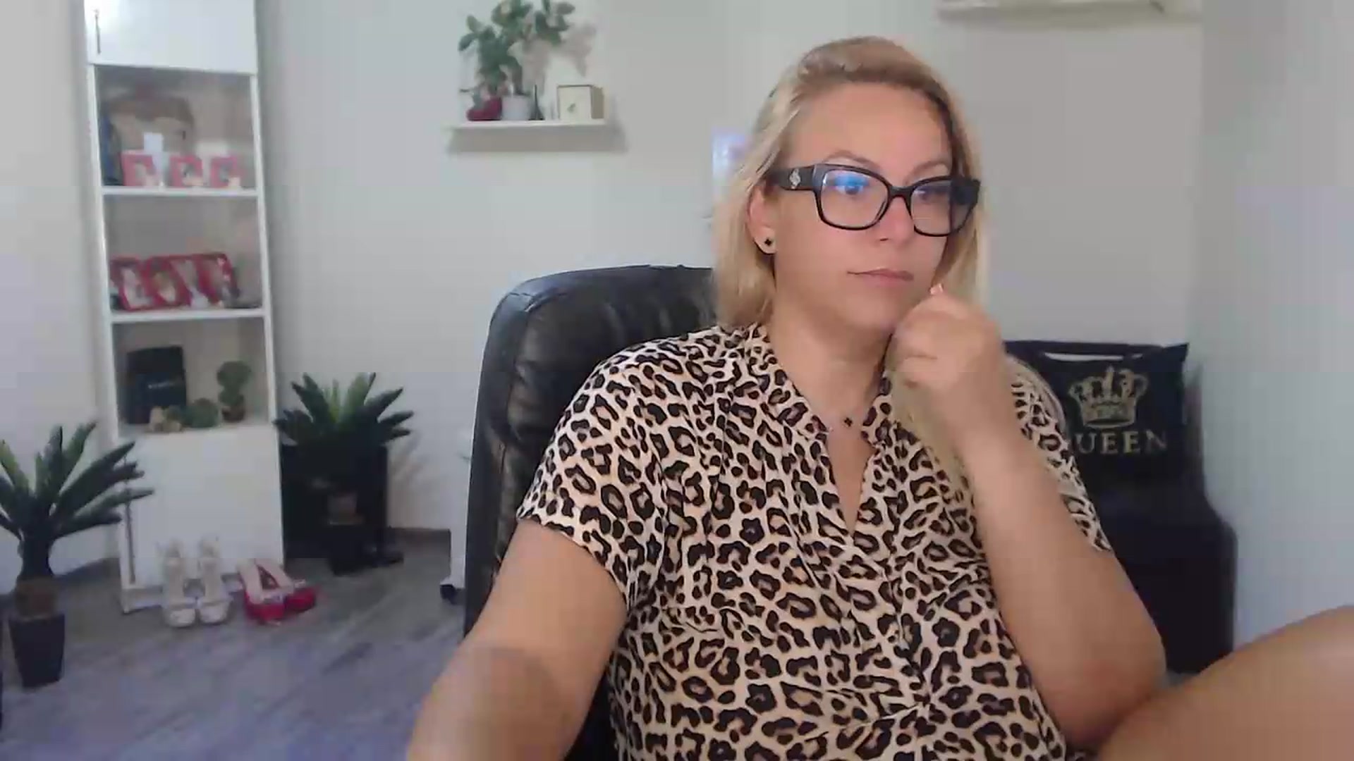 Gallery image thumbnail from A_baby_Boo's myfreecams stream on, 08/10/2026, 08:20 image 14 of 20