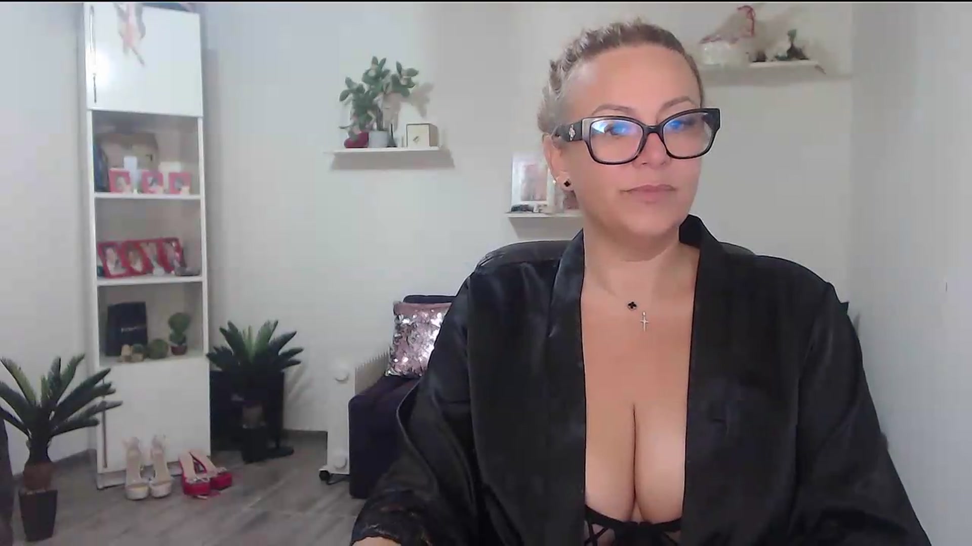 Gallery image thumbnail from A_baby_Boo's myfreecams stream on, 08/11/2026, 19:47 image 2 of 20