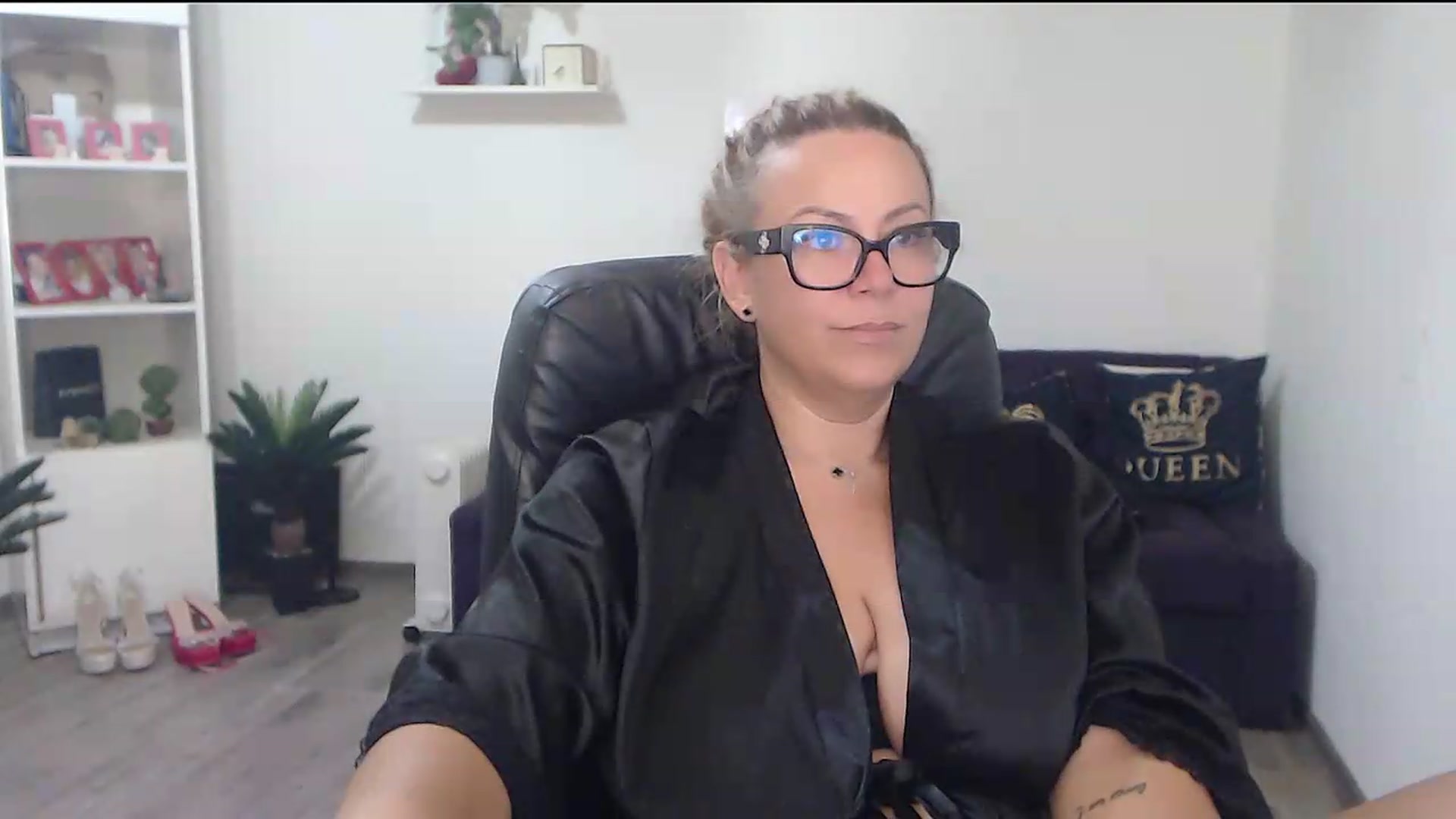 Gallery image thumbnail from A_baby_Boo's myfreecams stream on, 08/11/2026, 20:42 image 19 of 20