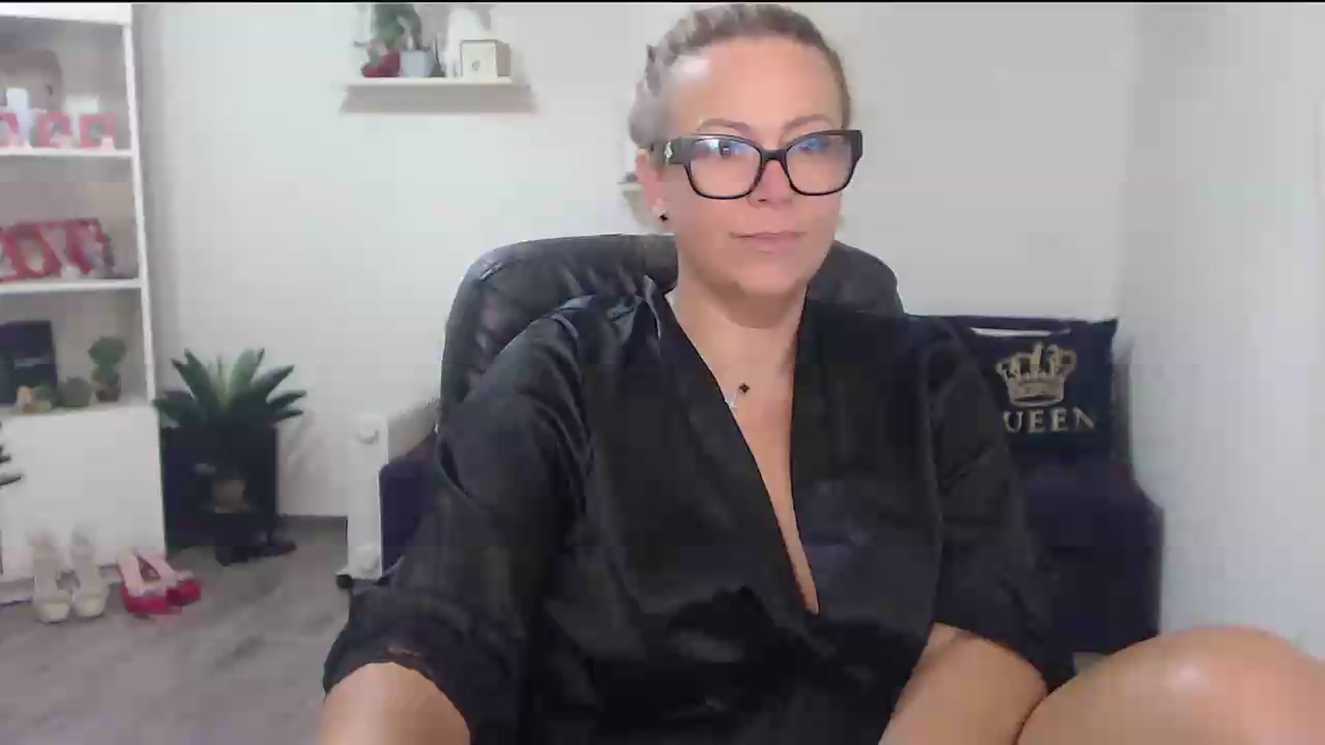 Gallery image thumbnail from A_baby_Boo's myfreecams stream on, 08/11/2026, 20:42 image 1 of 20