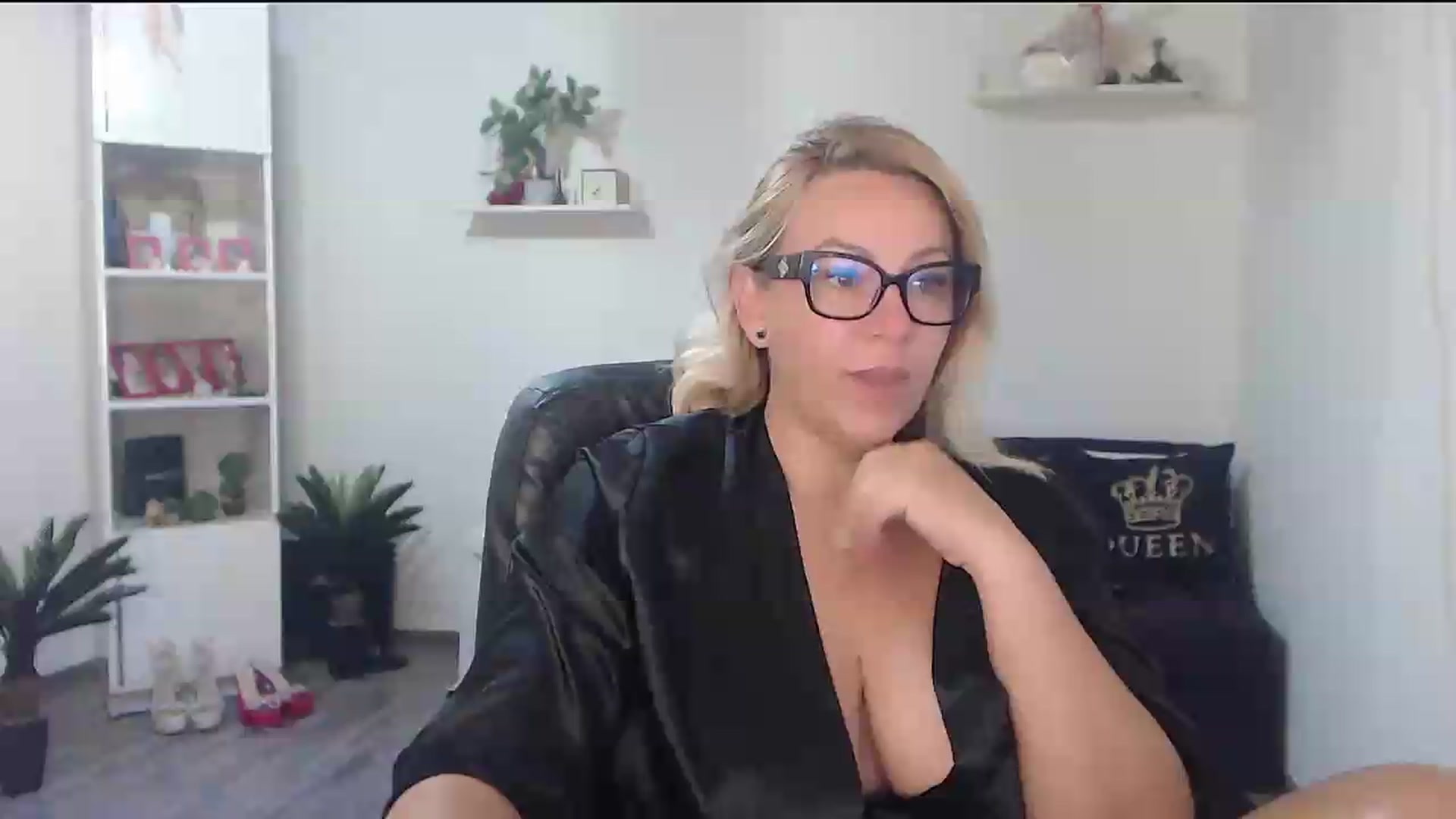 Gallery image thumbnail from A_baby_Boo's myfreecams stream on, 08/17/2026, 06:30 image 9 of 20