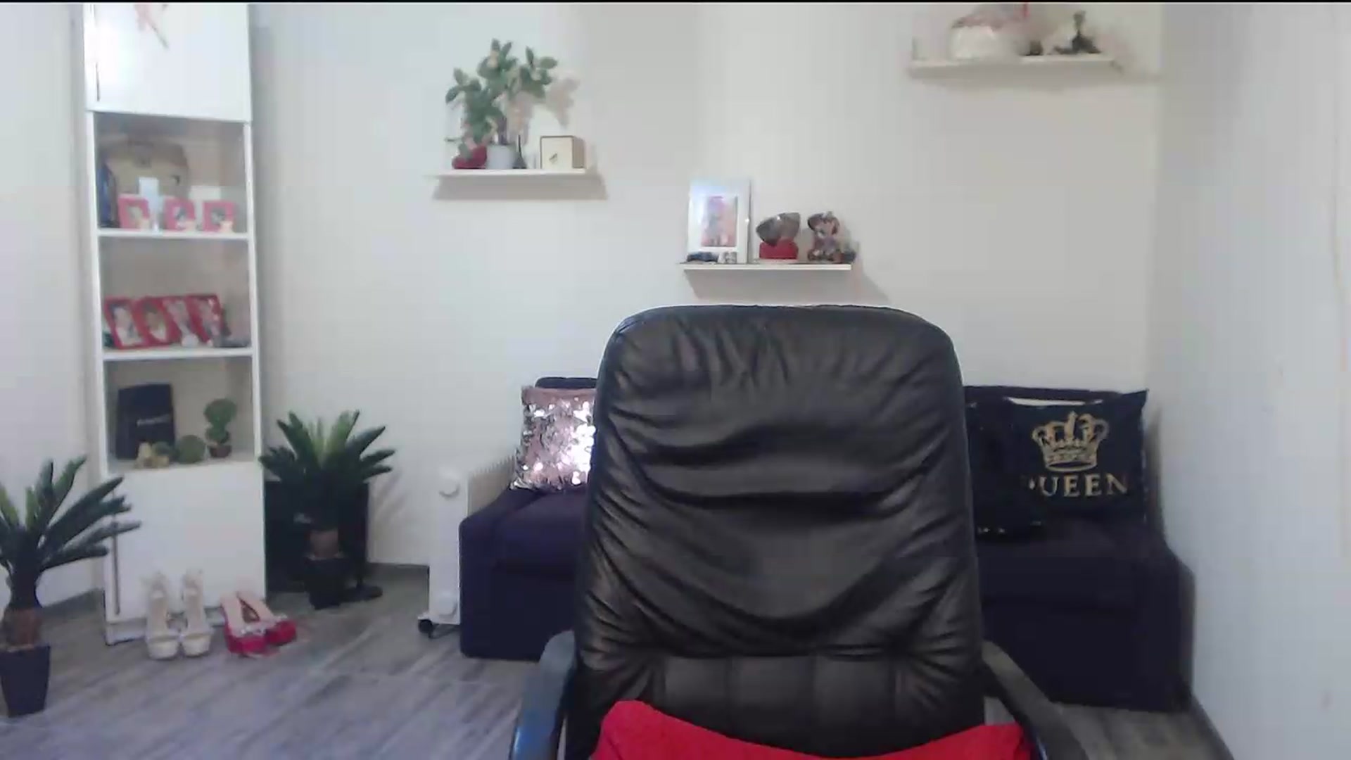 Gallery image thumbnail from A_baby_Boo's myfreecams stream on, 08/19/2026, 05:13 image 12 of 20