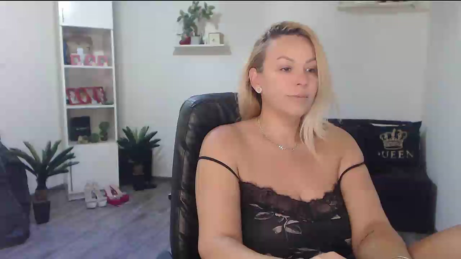 Gallery image thumbnail from A_baby_Boo's myfreecams stream on, 08/29/2026, 14:52 image 1 of 20