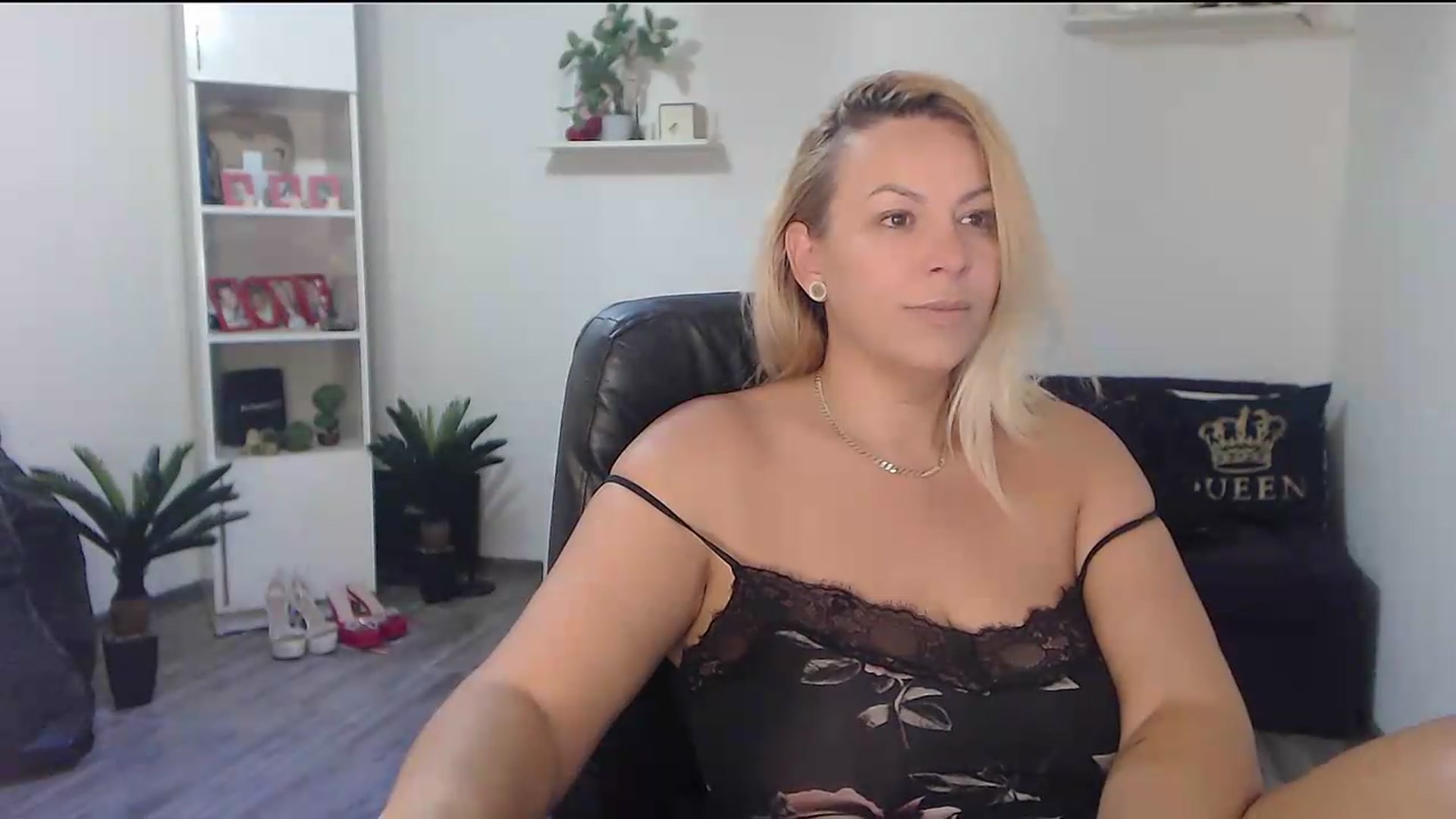 Gallery image thumbnail from A_baby_Boo's myfreecams stream on, 08/29/2026, 14:52 image 2 of 20