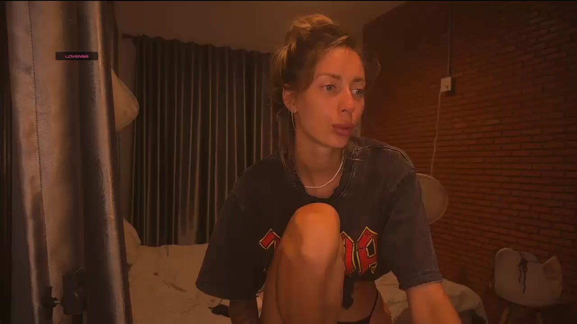 Gallery image thumbnail from A_r_t's myfreecams stream on, 06/12/2025, 15:20 image 1 of 20