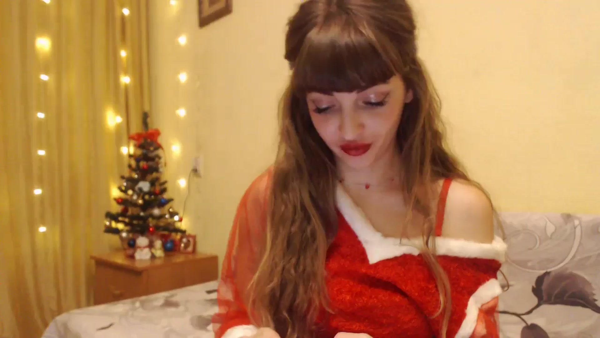 Gallery image thumbnail from A_rora's myfreecams stream on, 12/24/2024, 22:34 image 14 of 20