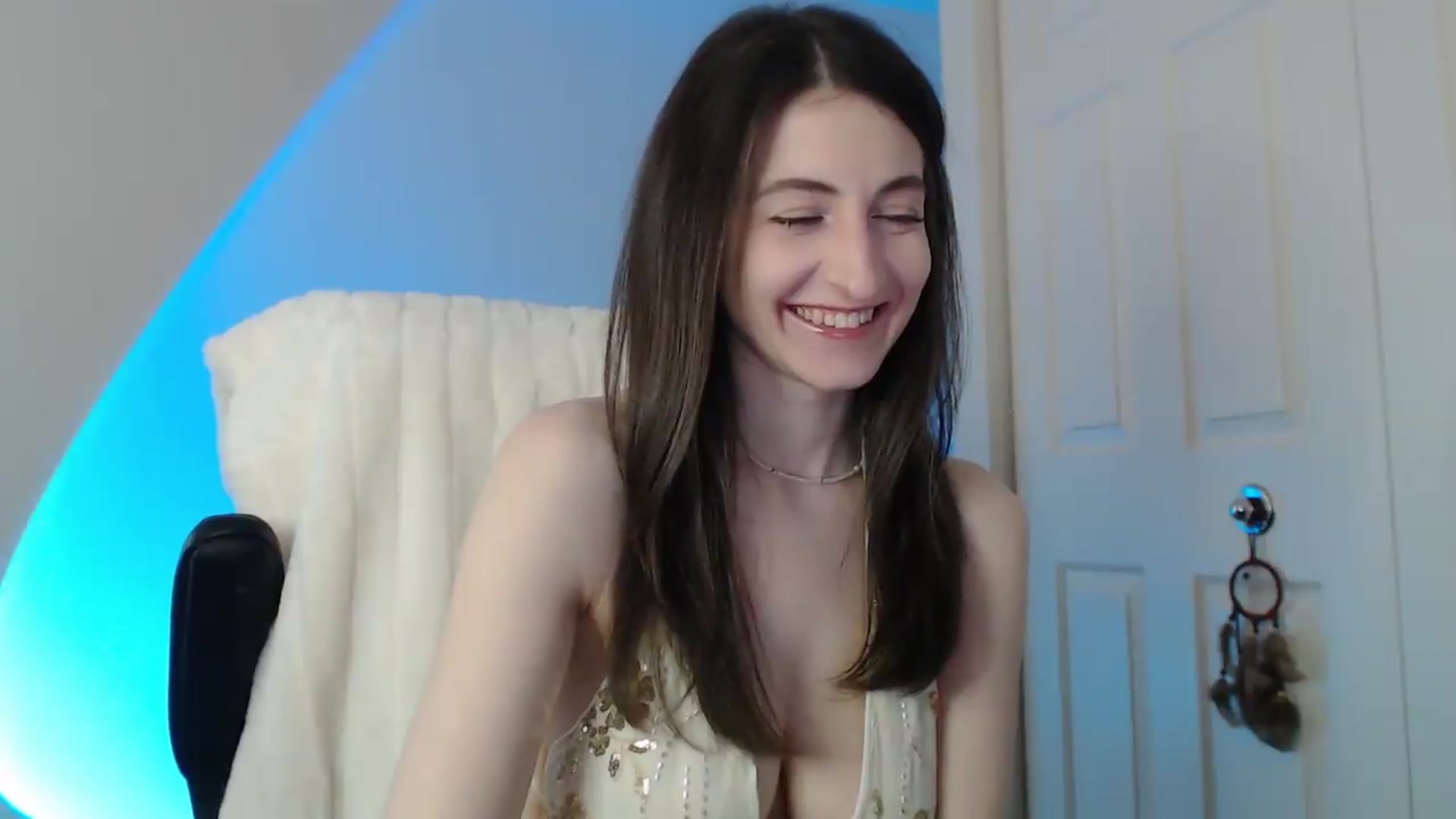 Gallery image thumbnail from A_year's myfreecams stream on, 06/10/2026, 05:33 image 6 of 20