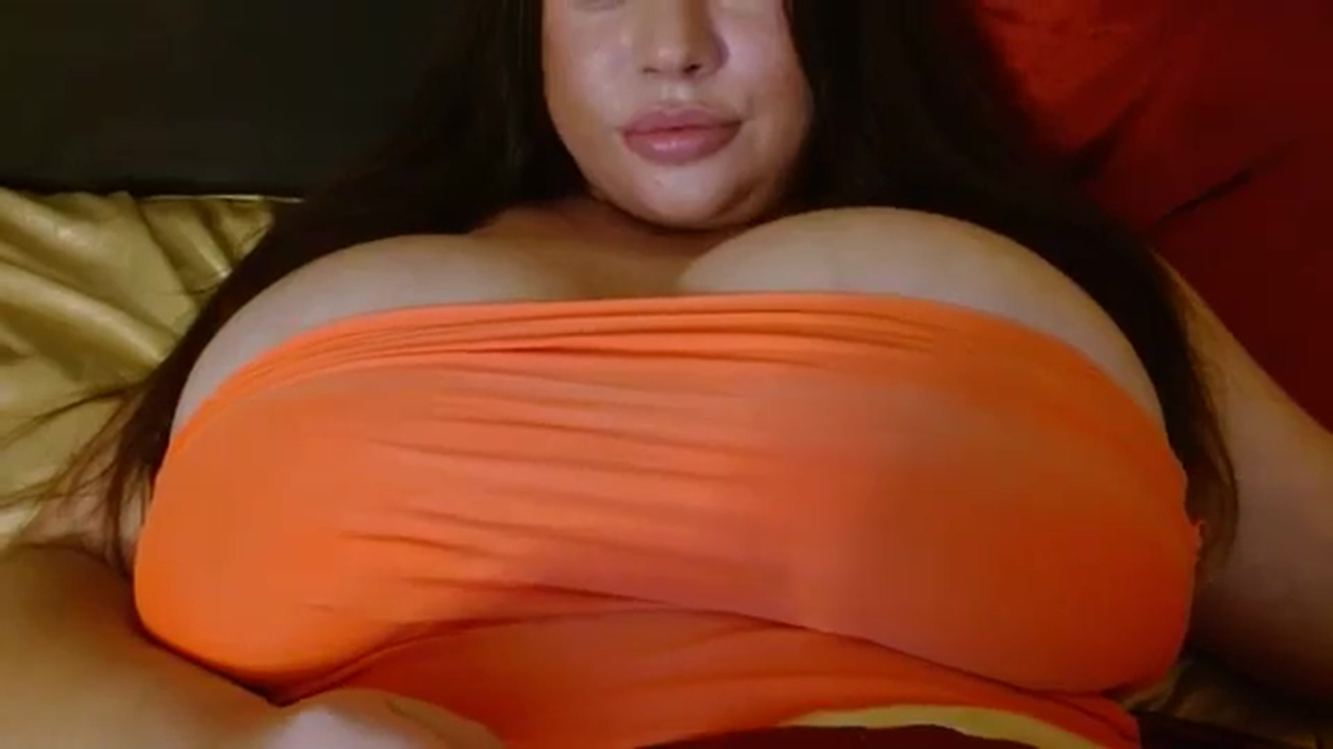 Gallery image thumbnail from Aaantonina's myfreecams stream on, 12/10/2024, 13:27 image 5 of 20