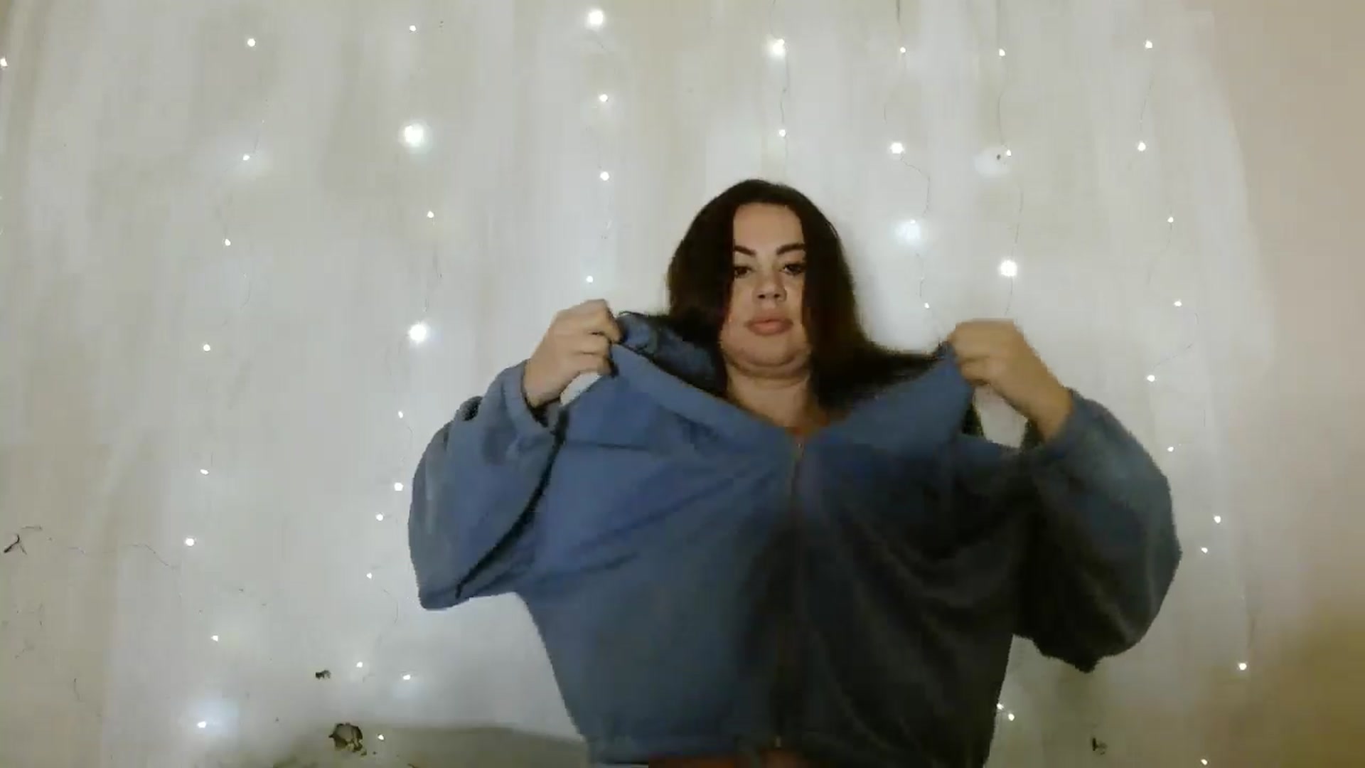 Gallery image thumbnail from Aaantonina's myfreecams stream on, 12/27/2025, 19:06 image 13 of 20