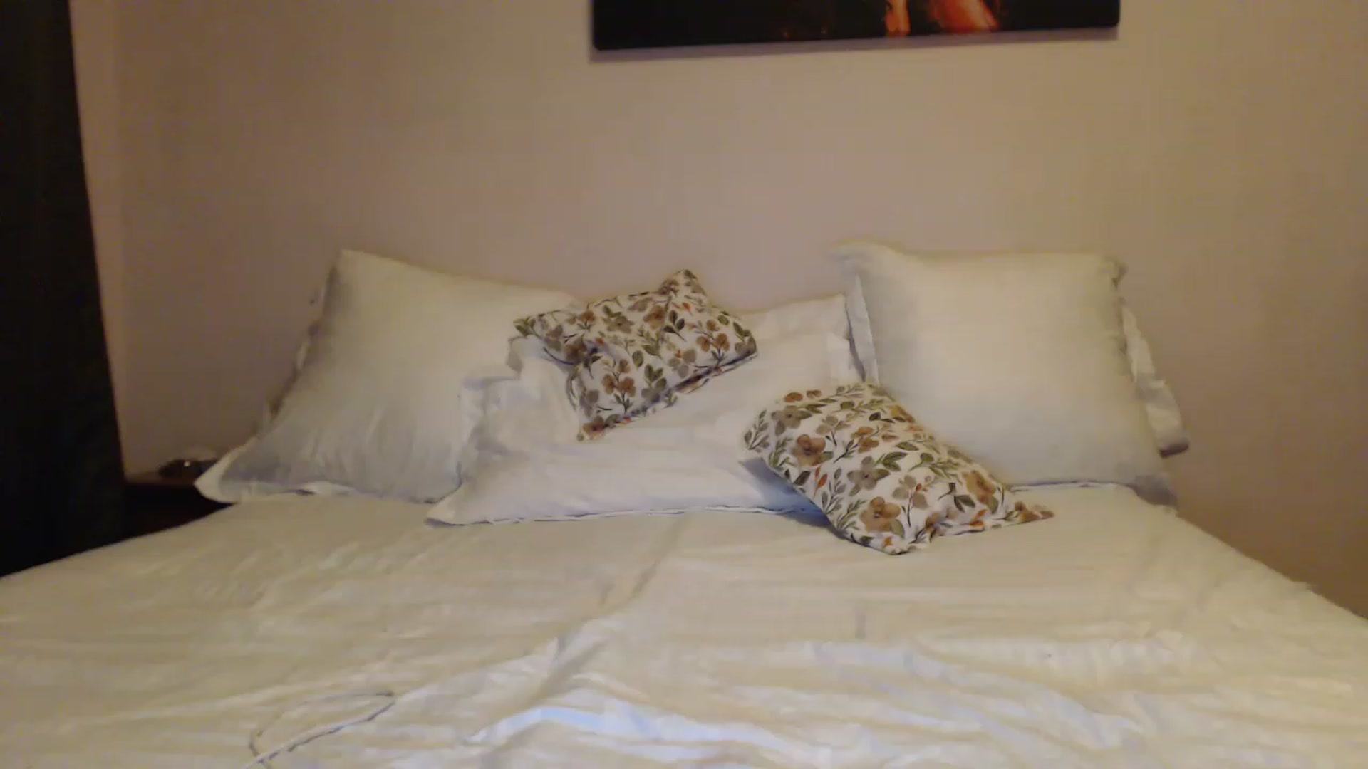 Gallery image thumbnail from Aahh_Emilia's myfreecams stream on, 12/10/2022, 15:18 image 14 of 20