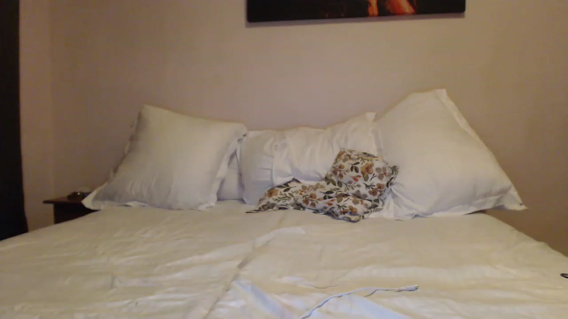 Gallery image thumbnail from Aahh_Emilia's myfreecams stream on, 12/10/2022, 17:36 image 11 of 20