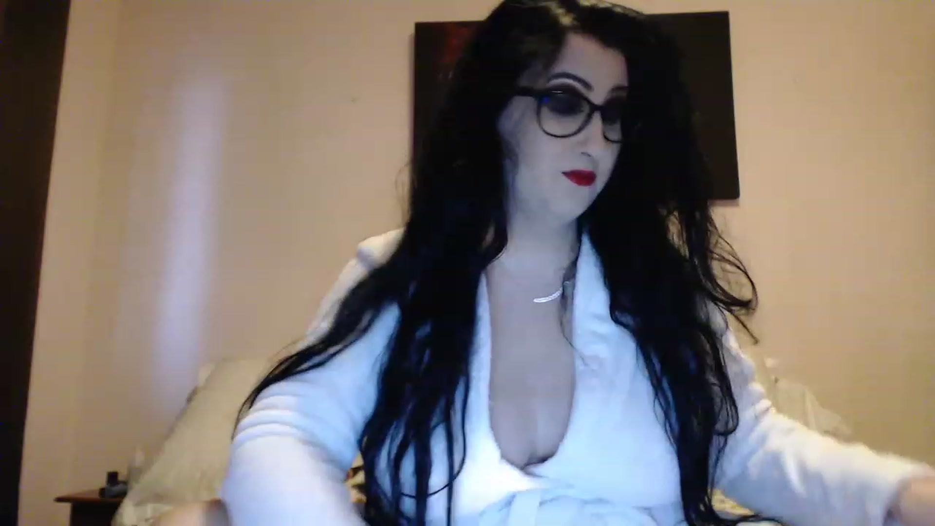 Gallery image thumbnail from Aahh_Emilia's myfreecams stream on, 12/15/2022, 15:21 image 5 of 20