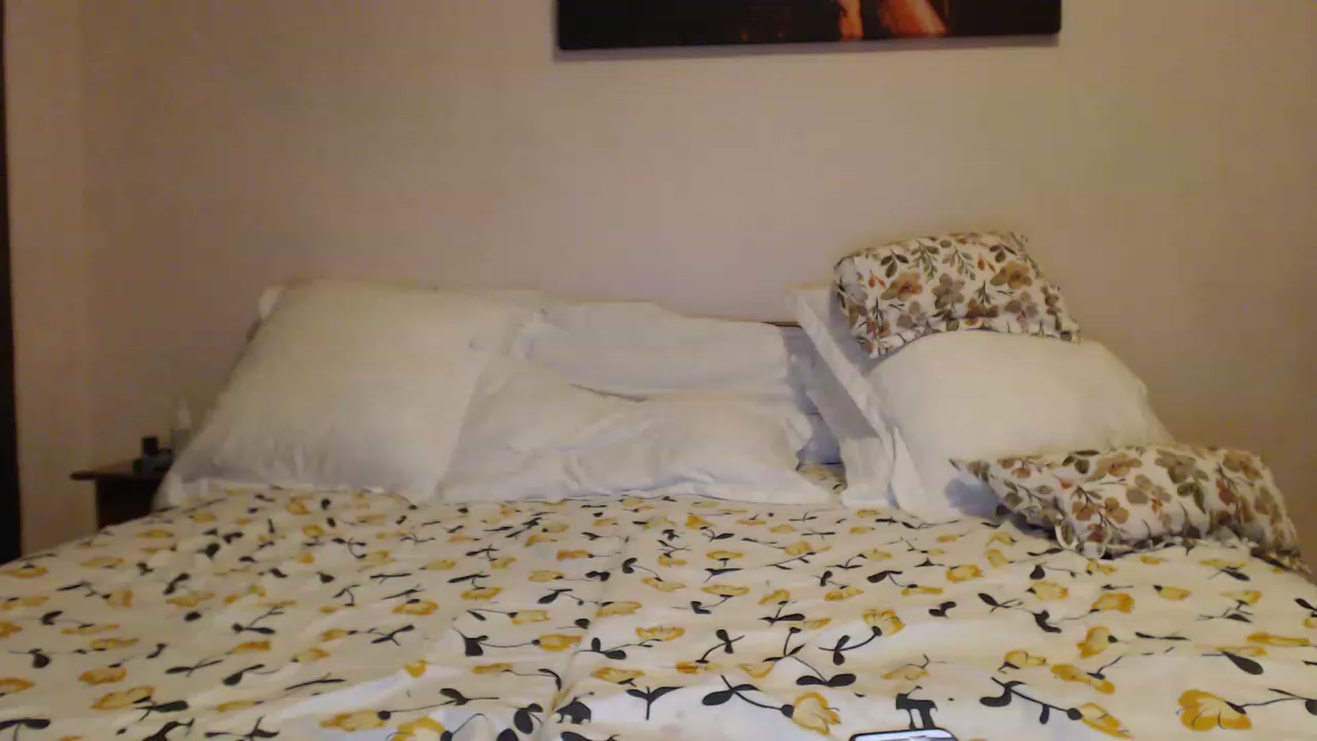 Gallery image thumbnail from Aahh_Emilia's myfreecams stream on, 12/15/2022, 17:16 image 16 of 20