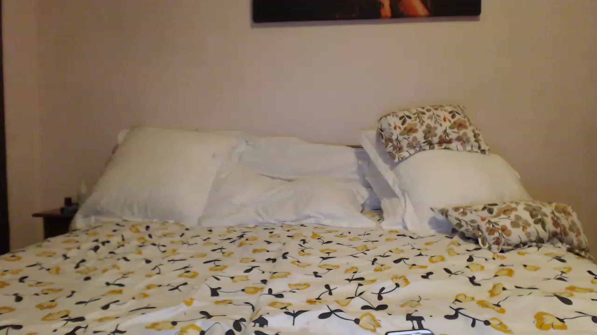 Gallery image thumbnail from Aahh_Emilia's myfreecams stream on, 12/15/2022, 17:16 image 17 of 20
