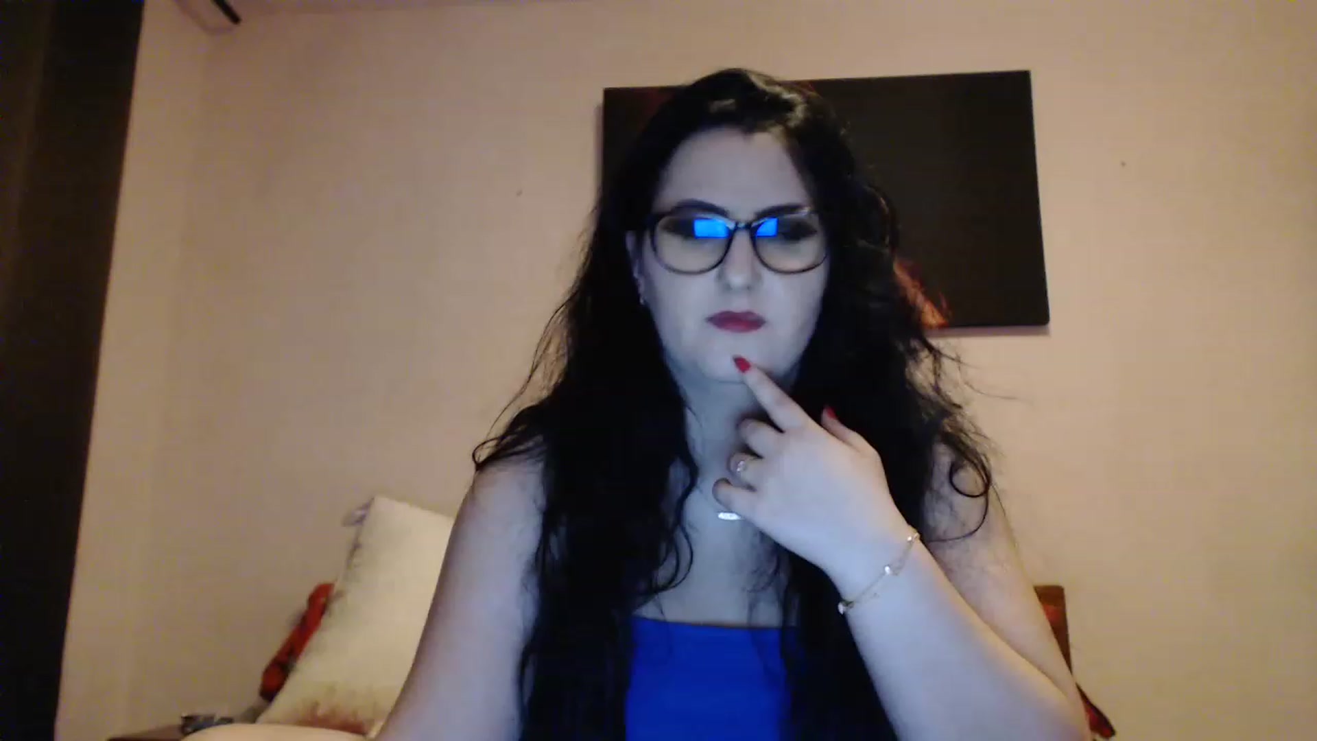 Gallery image thumbnail from Aahh_Emilia's myfreecams stream on, 12/21/2022, 18:04 image 7 of 20