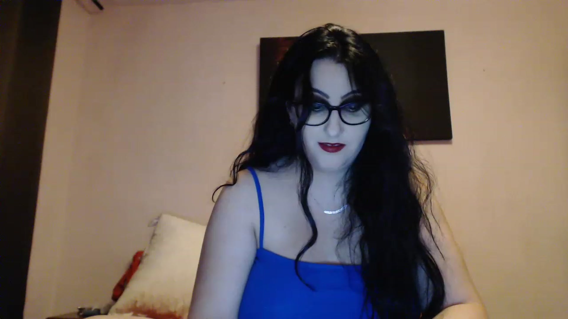 Gallery image thumbnail from Aahh_Emilia's myfreecams stream on, 12/21/2022, 18:04 image 19 of 20
