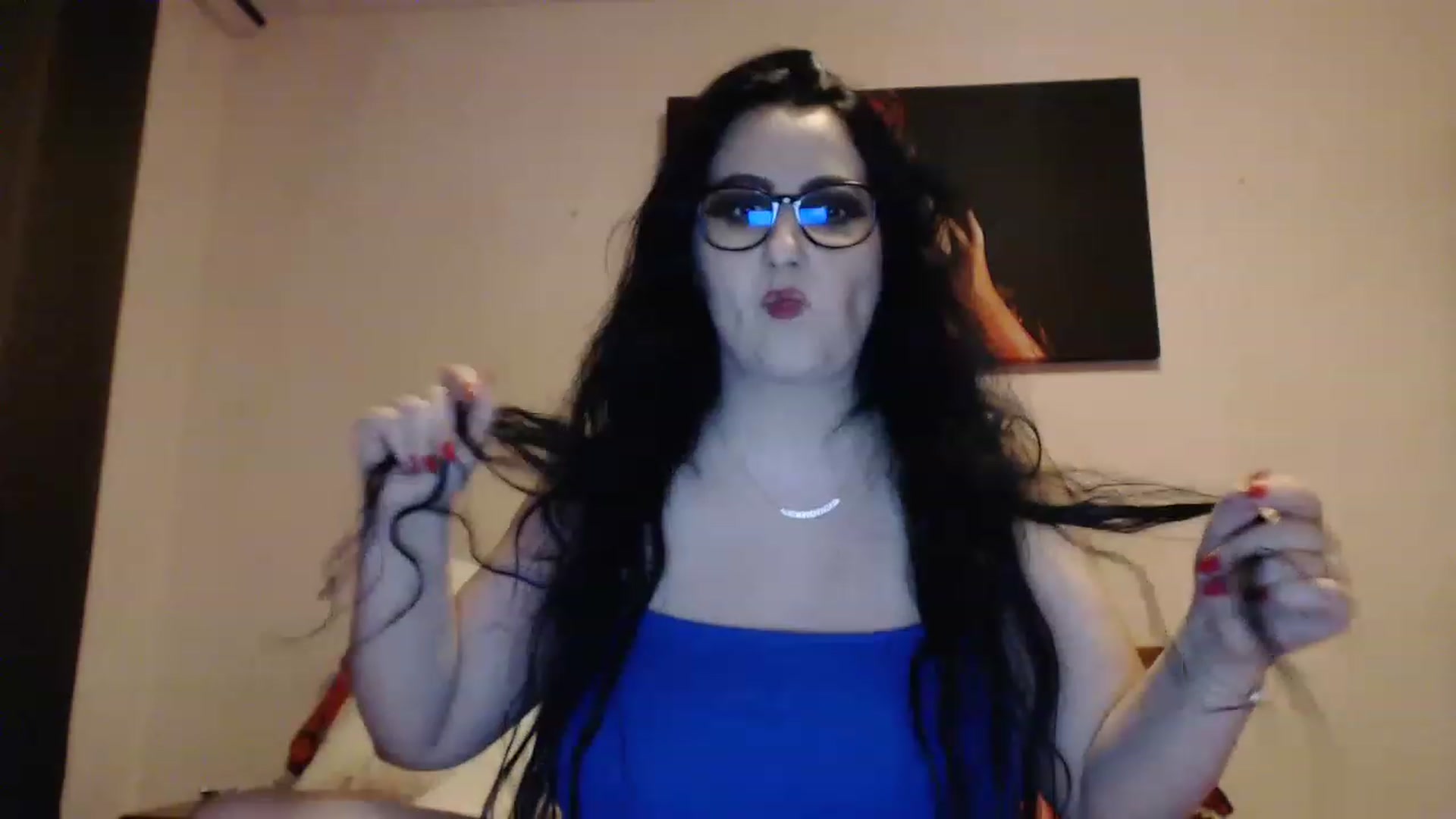 Gallery image thumbnail from Aahh_Emilia's myfreecams stream on, 12/21/2022, 18:04 image 4 of 20