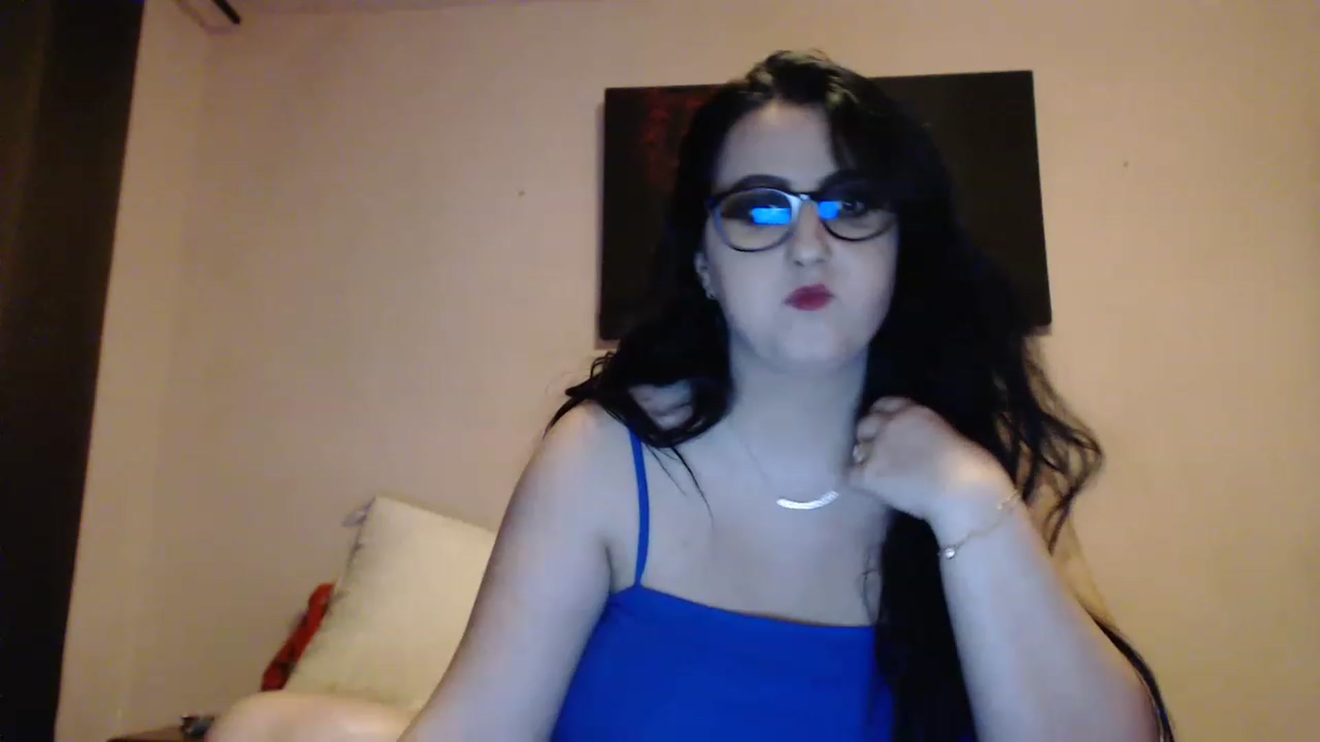 Gallery image thumbnail from Aahh_Emilia's myfreecams stream on, 12/21/2022, 18:04 image 2 of 20