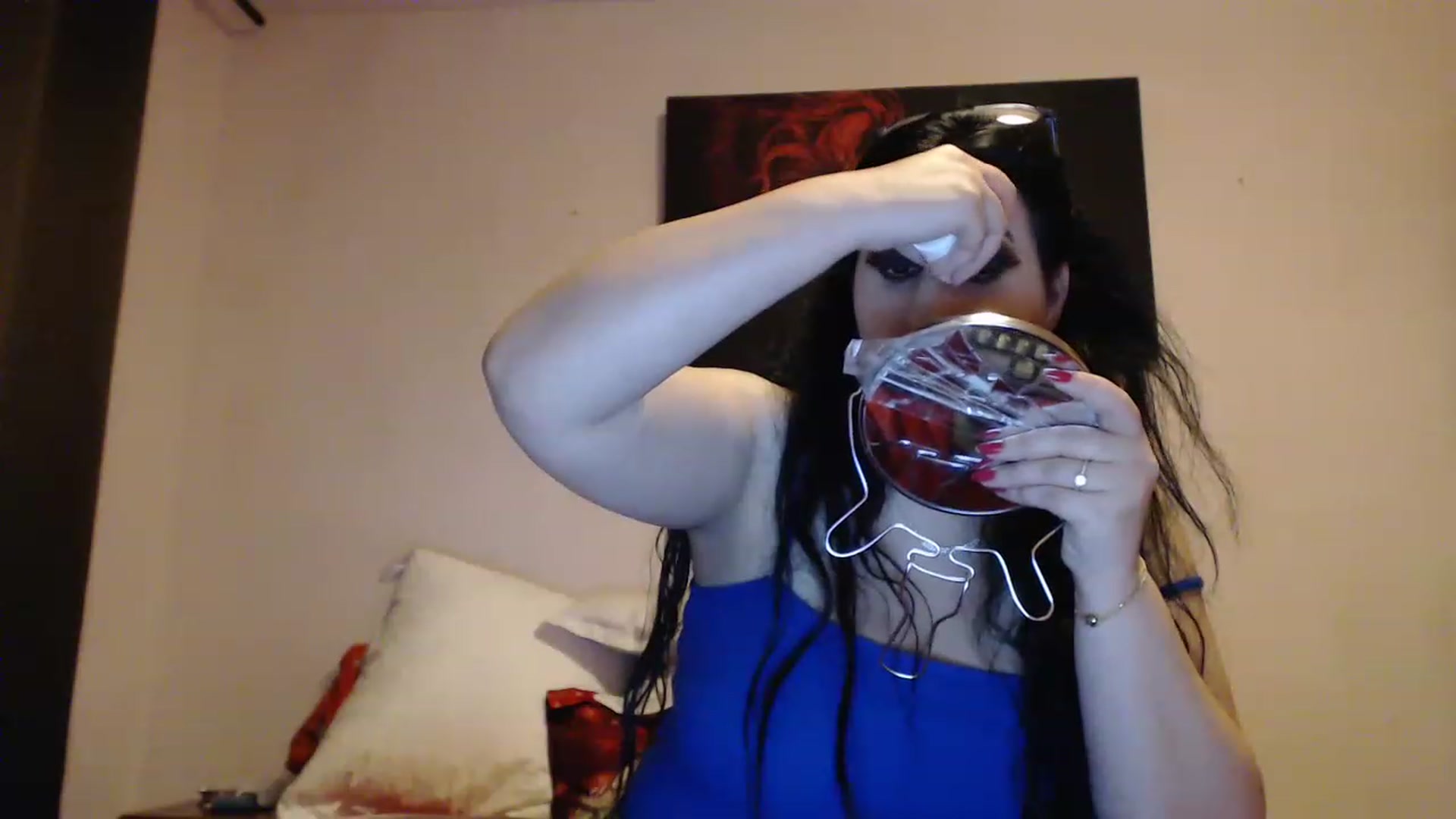 Gallery image thumbnail from Aahh_Emilia's myfreecams stream on, 12/21/2022, 18:04 image 16 of 20