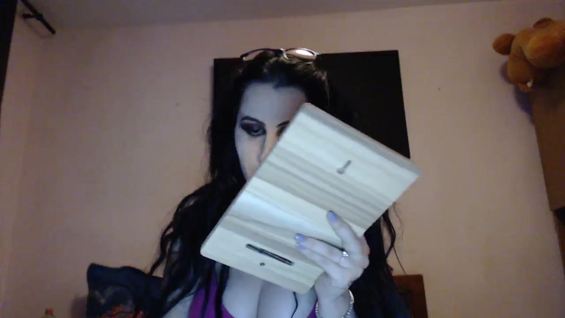 Gallery image thumbnail from Aahh_Emilia's myfreecams stream on, 10/25/2023, 17:13 image 10 of 20