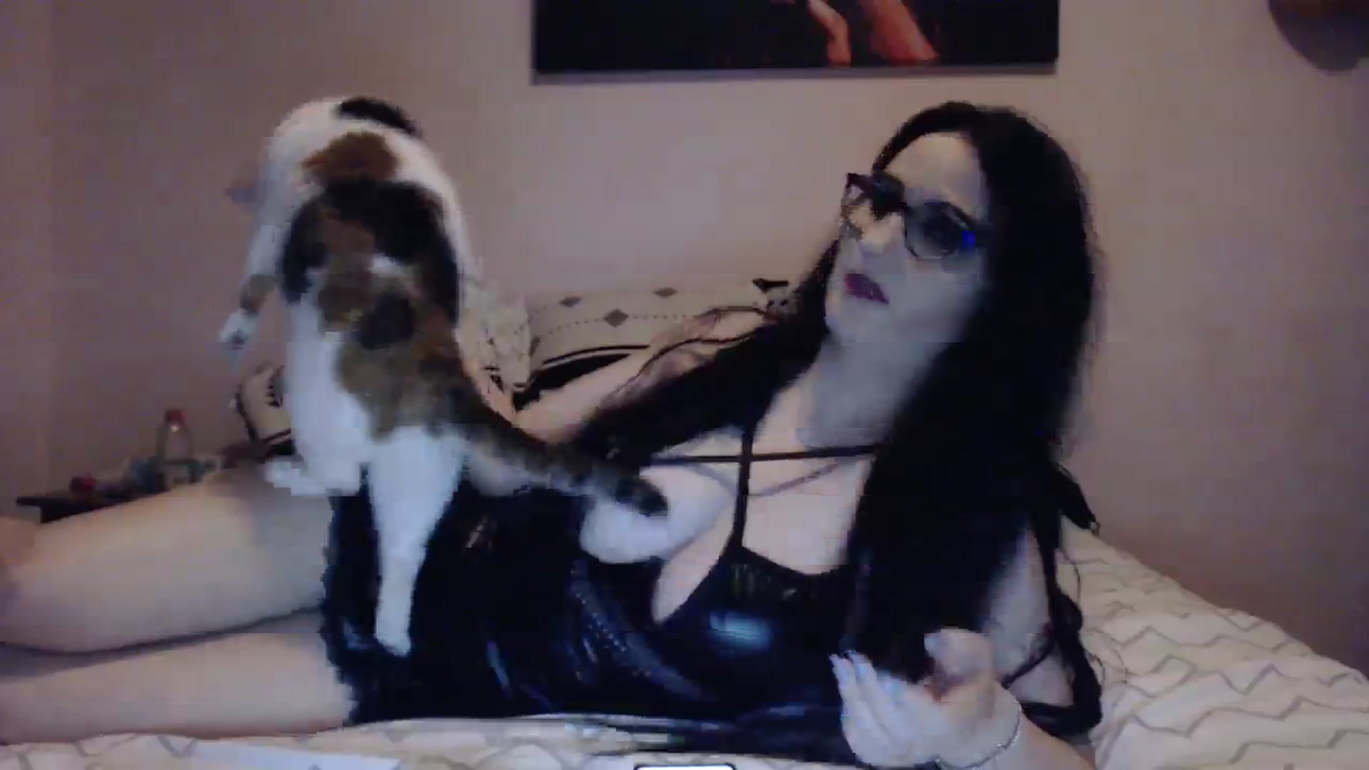 Gallery image thumbnail from Aahh_Emilia's myfreecams stream on, 02/22/2024, 16:38 image 10 of 20