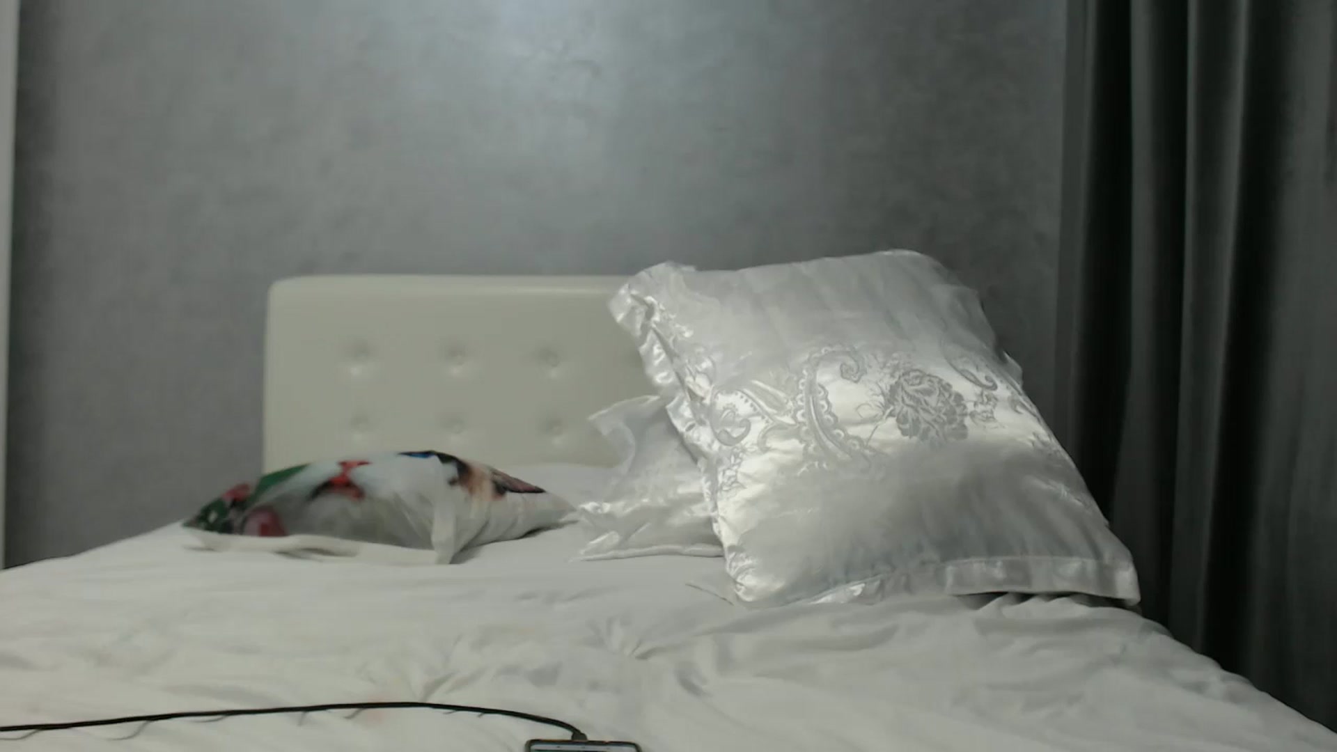 Gallery image thumbnail from Aahh_Emilia's myfreecams stream on, 06/17/2024, 16:33 image 17 of 20
