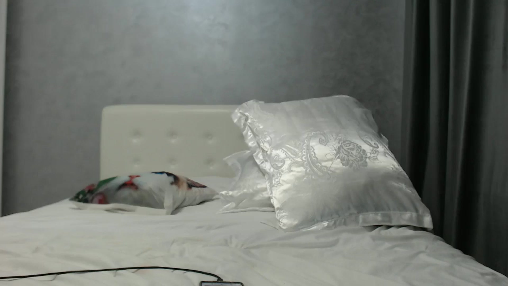 Gallery image thumbnail from Aahh_Emilia's myfreecams stream on, 06/17/2024, 16:33 image 16 of 20