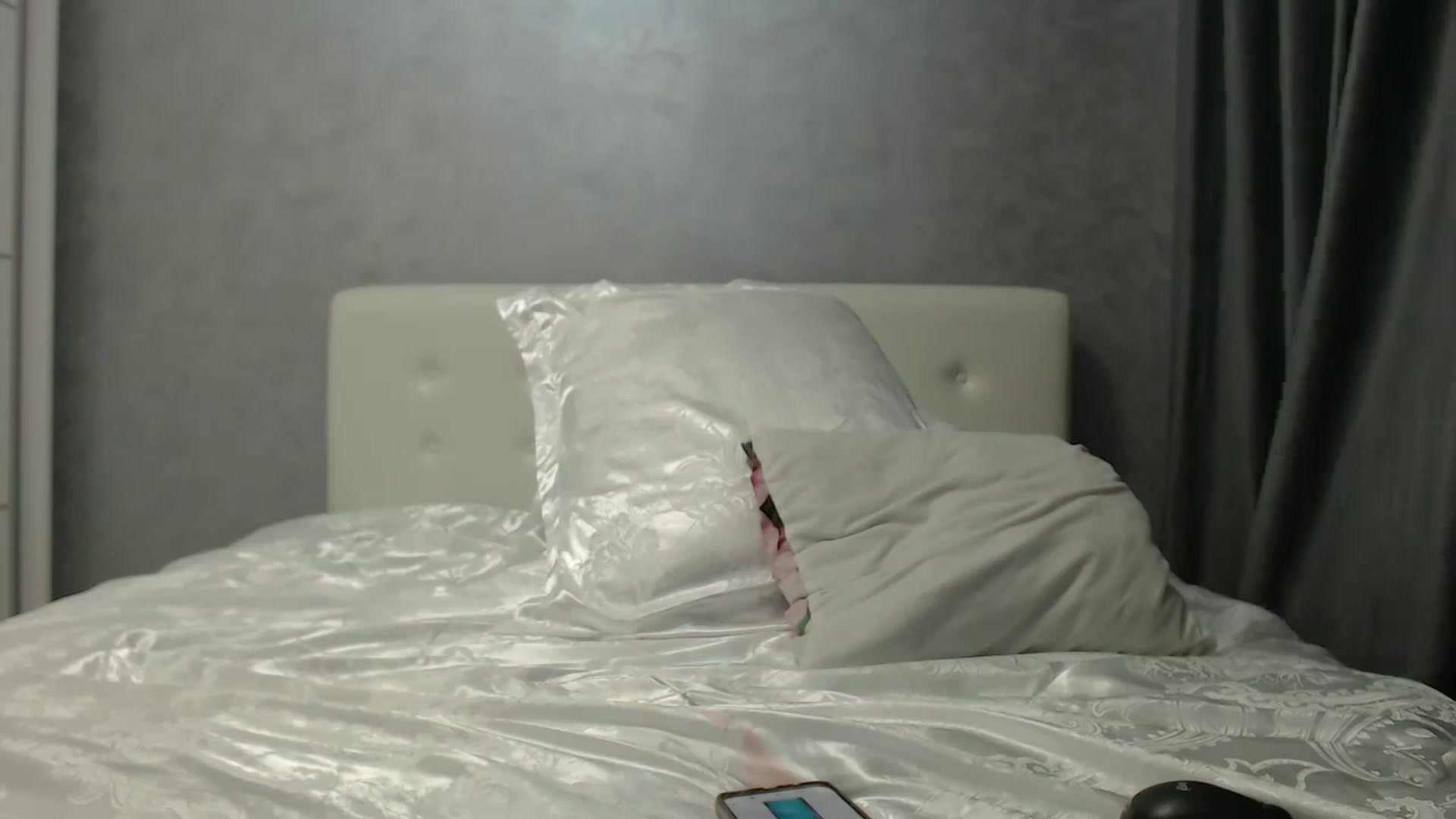 Gallery image thumbnail from Aahh_Emilia's myfreecams stream on, 06/20/2024, 18:04 image 16 of 20