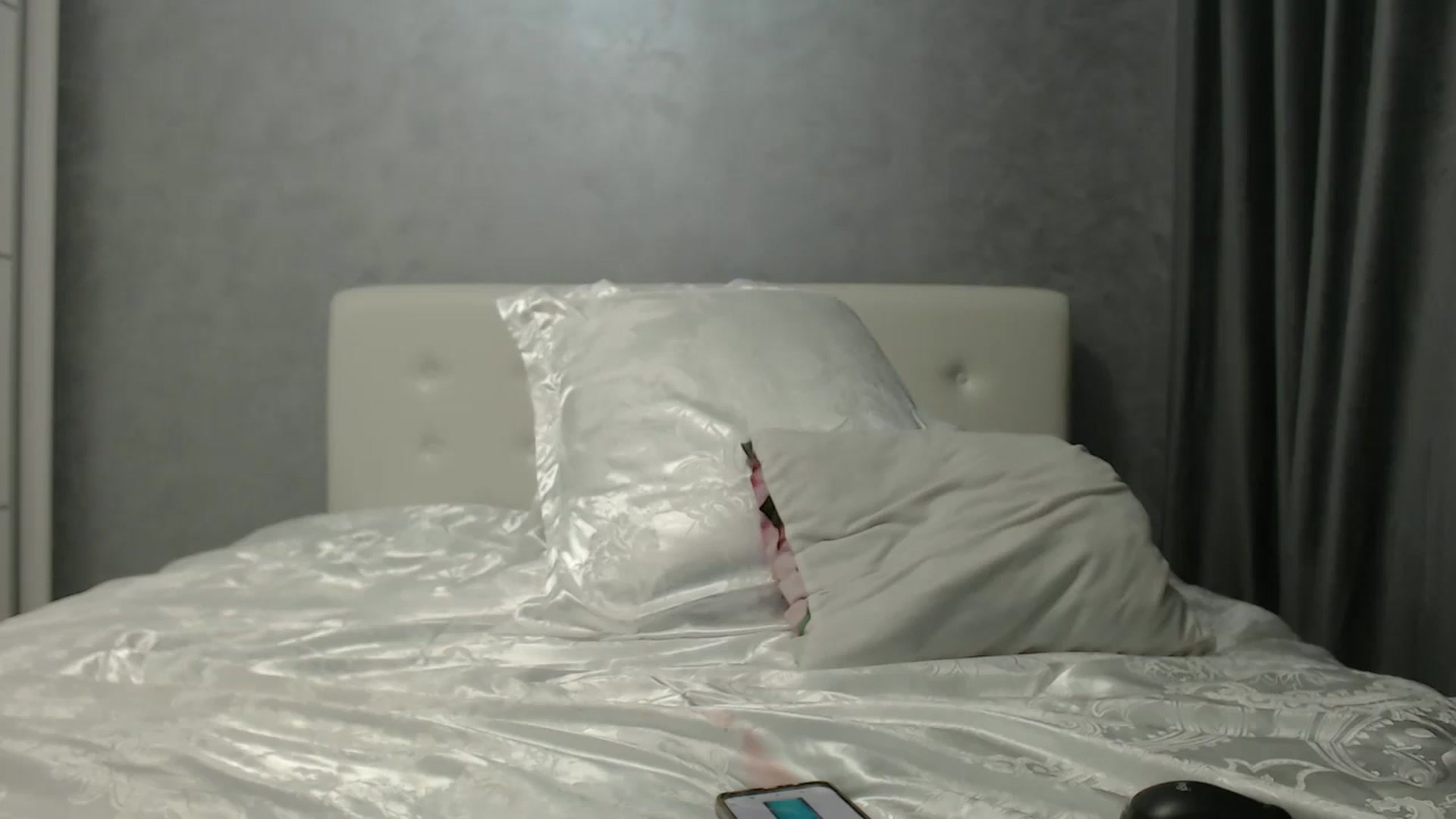 Gallery image thumbnail from Aahh_Emilia's myfreecams stream on, 06/20/2024, 18:04 image 15 of 20
