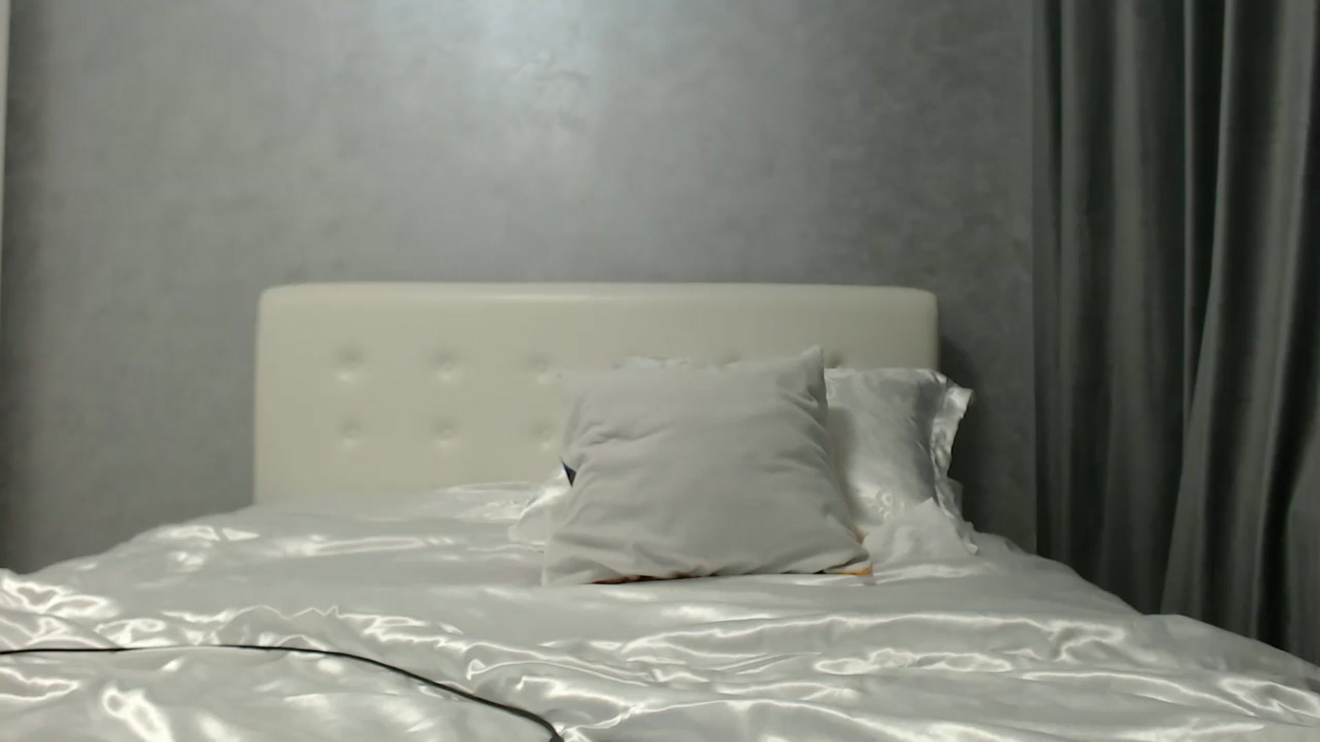 Gallery image thumbnail from Aahh_Emilia's myfreecams stream on, 06/30/2024, 16:10 image 7 of 20