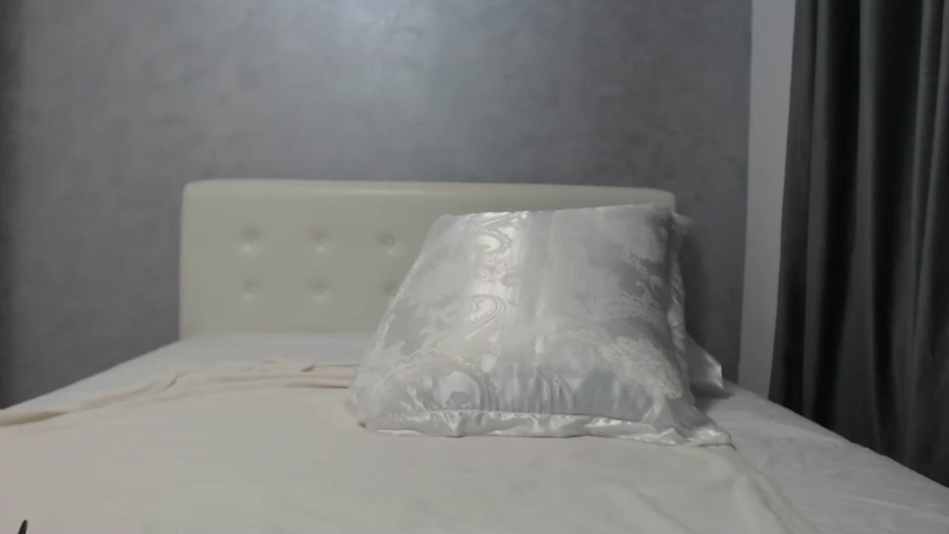 Gallery image thumbnail from Aahh_Emilia's myfreecams stream on, 07/06/2024, 18:24 image 16 of 20