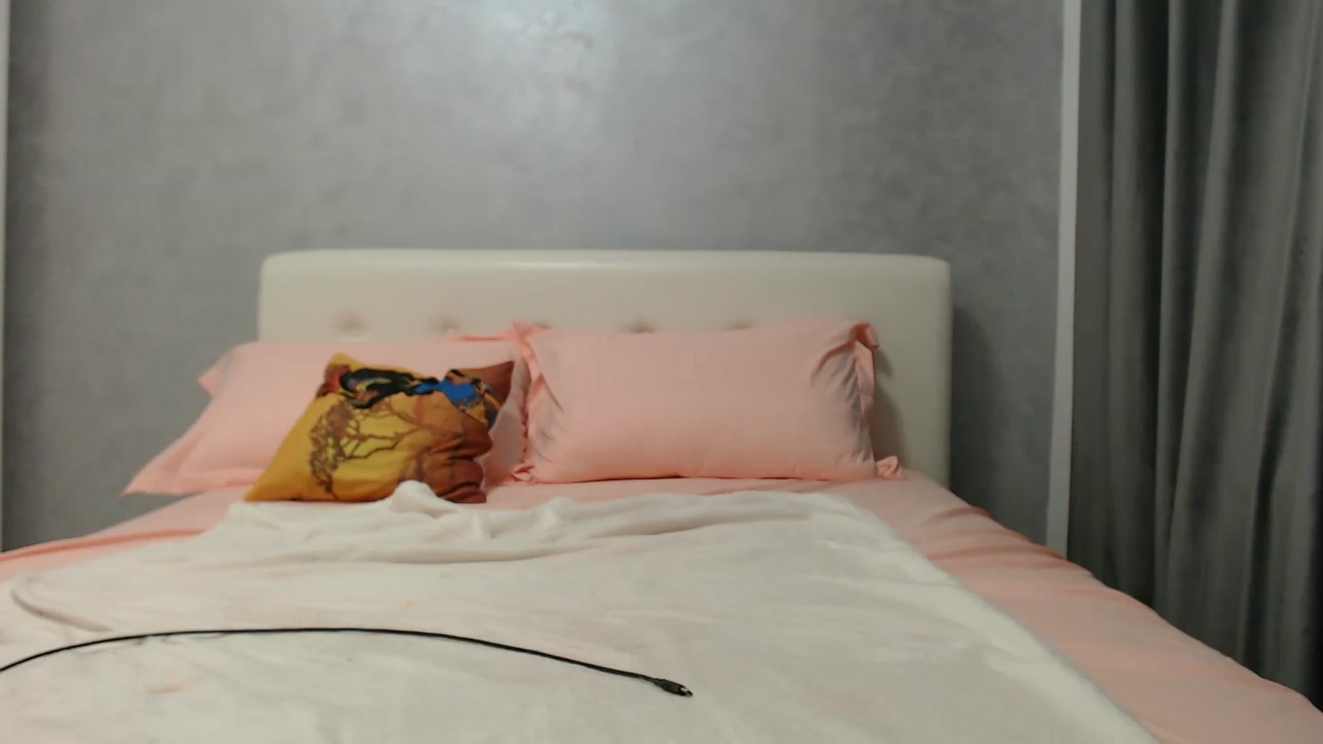 Gallery image thumbnail from Aahh_Emilia's myfreecams stream on, 07/19/2024, 17:01 image 10 of 20