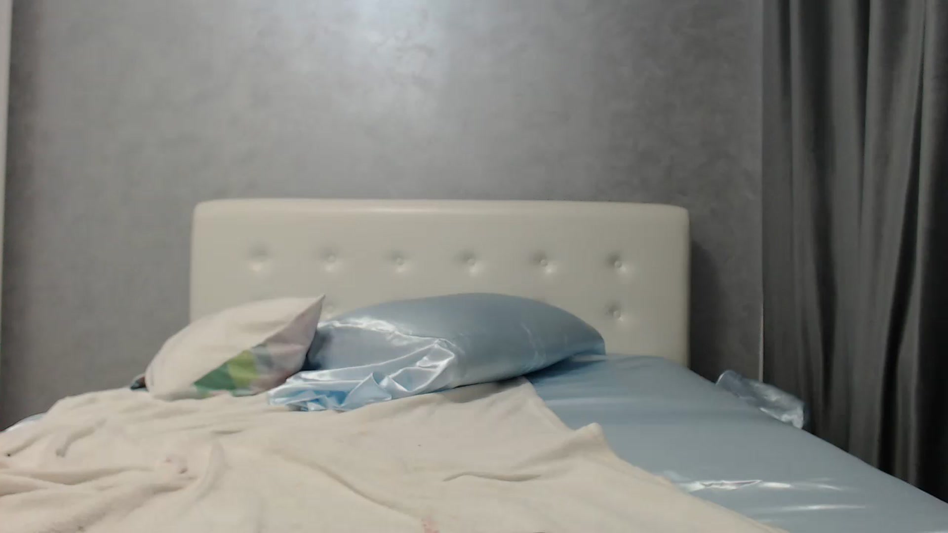Gallery image thumbnail from Aahh_Emilia's myfreecams stream on, 07/22/2024, 18:27 image 17 of 20