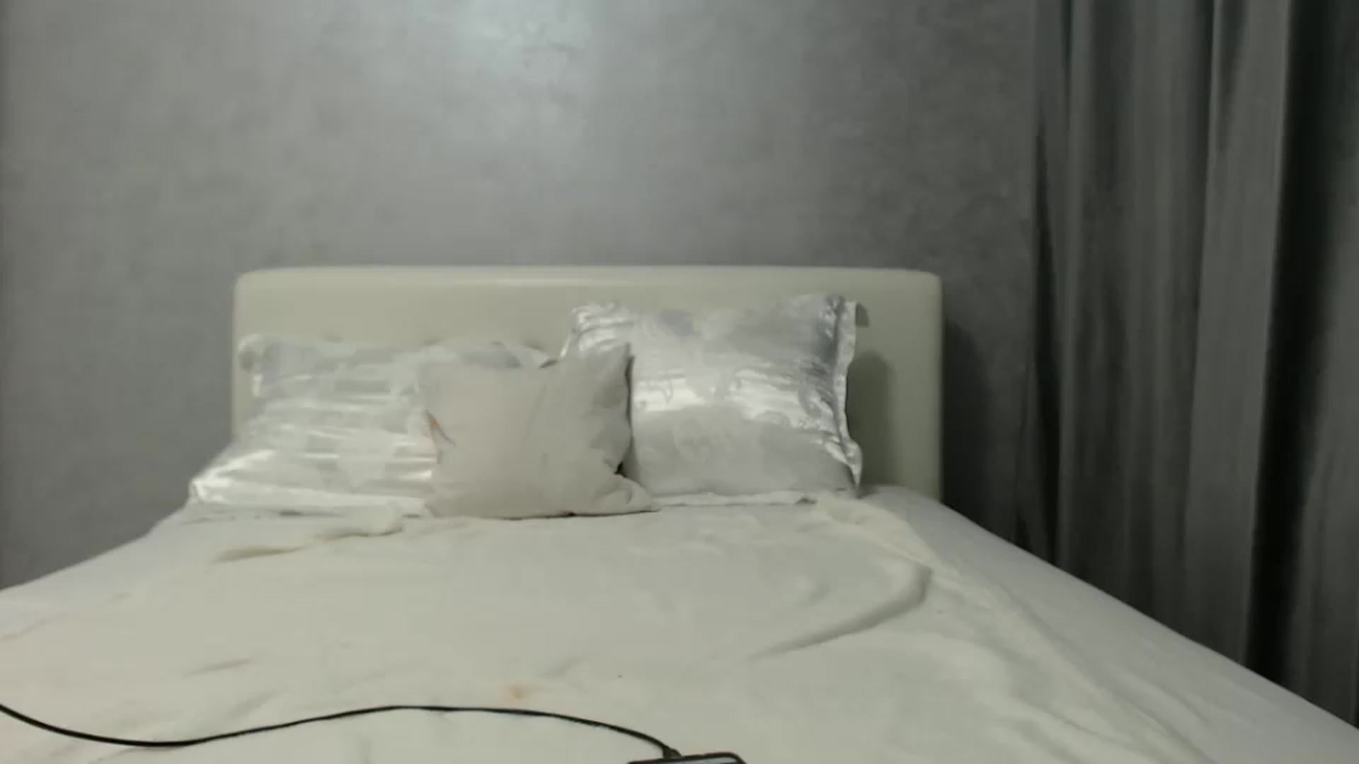 Gallery image thumbnail from Aahh_Emilia's myfreecams stream on, 07/26/2024, 16:53 image 9 of 20