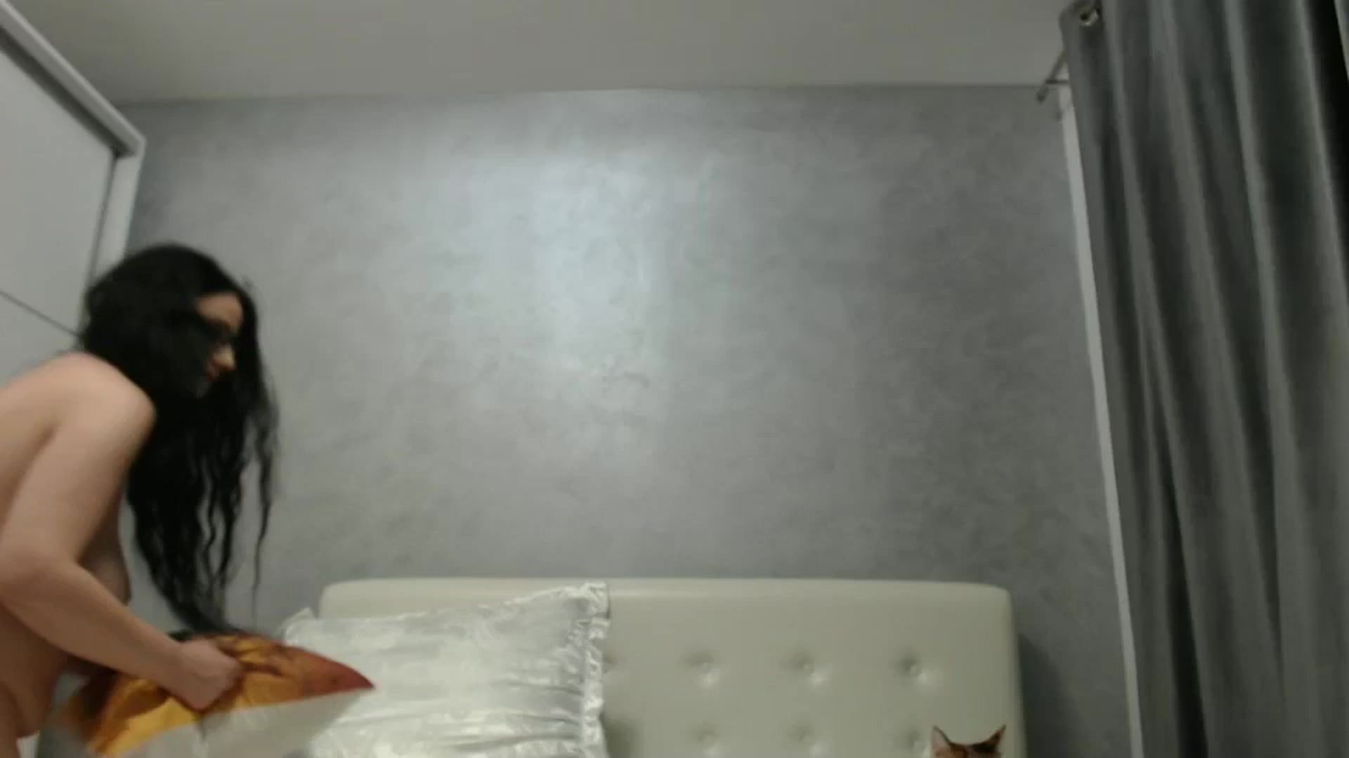 Gallery image thumbnail from Aahh_Emilia's myfreecams stream on, 07/31/2024, 18:17 image 1 of 20
